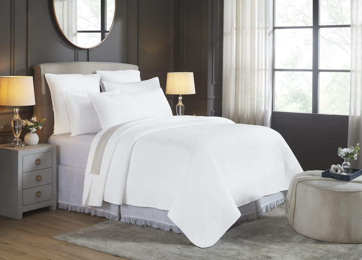 Orchids Lux Merida Geomatric White 94 X 96 Quilted Coverlet