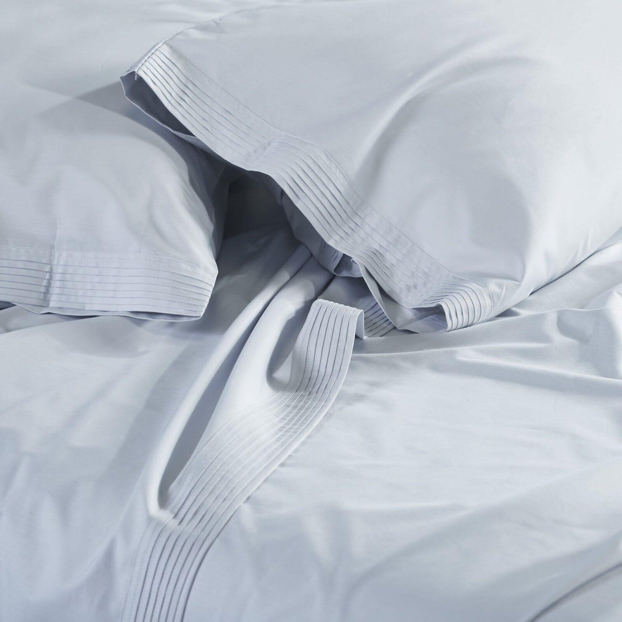 Orchids Lux Venice Solid Color & Pleated Cloud 60 X 80 Sheet Set