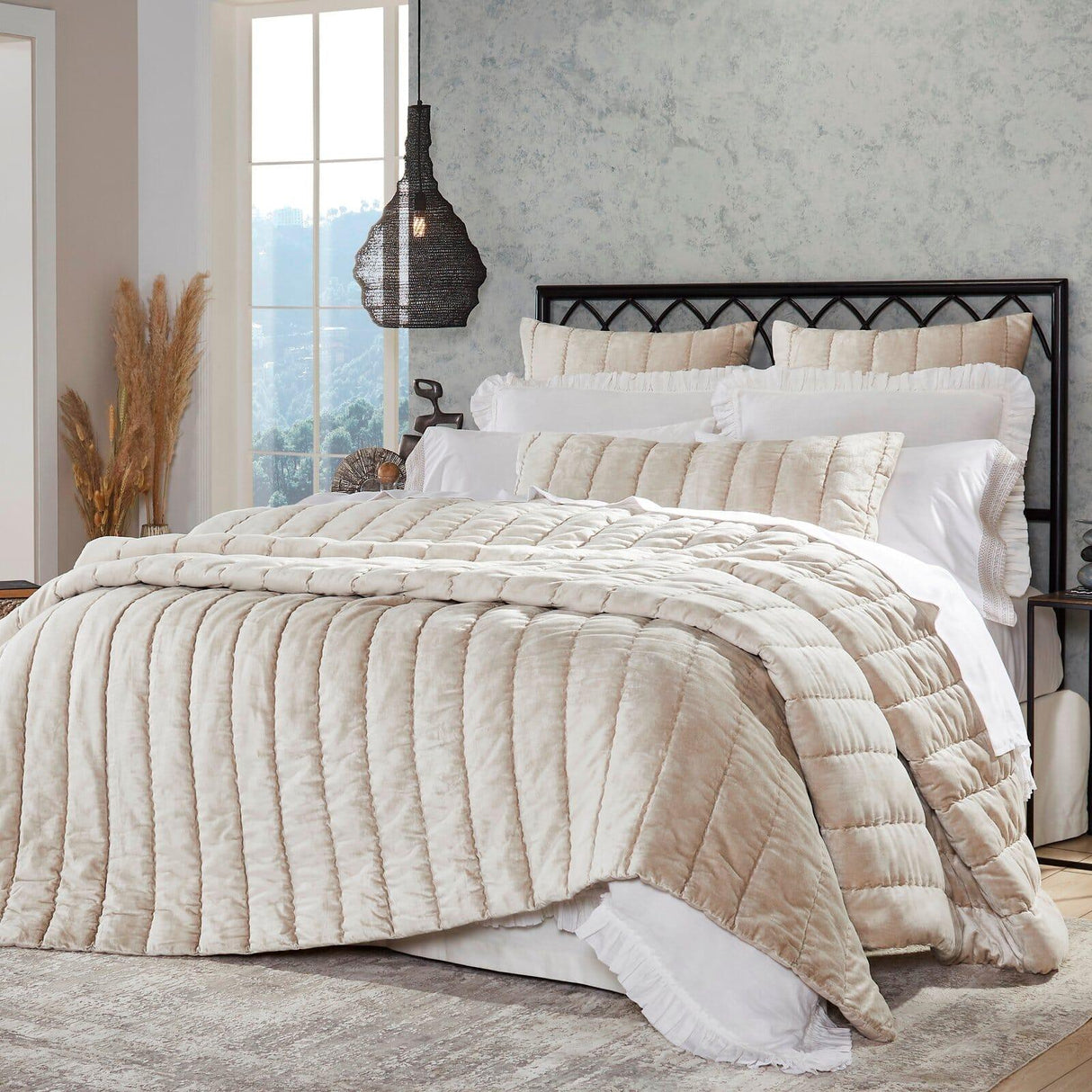 Orchids Lux Gatsby Channel Quilting Champagne 94 X 96 Quilt