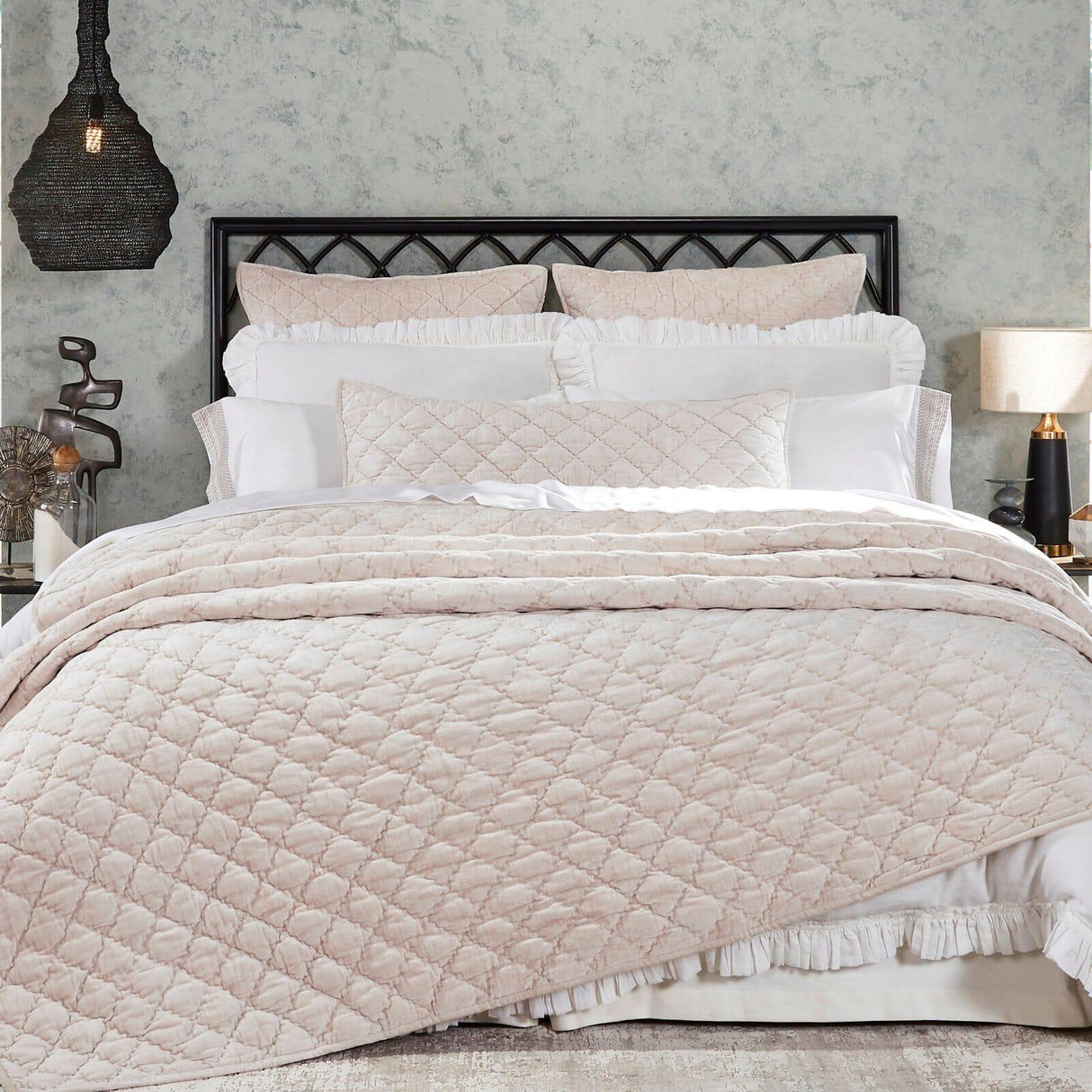 Orchids Lux Clermont Geomatric Champagne 94 X 96 Quilt