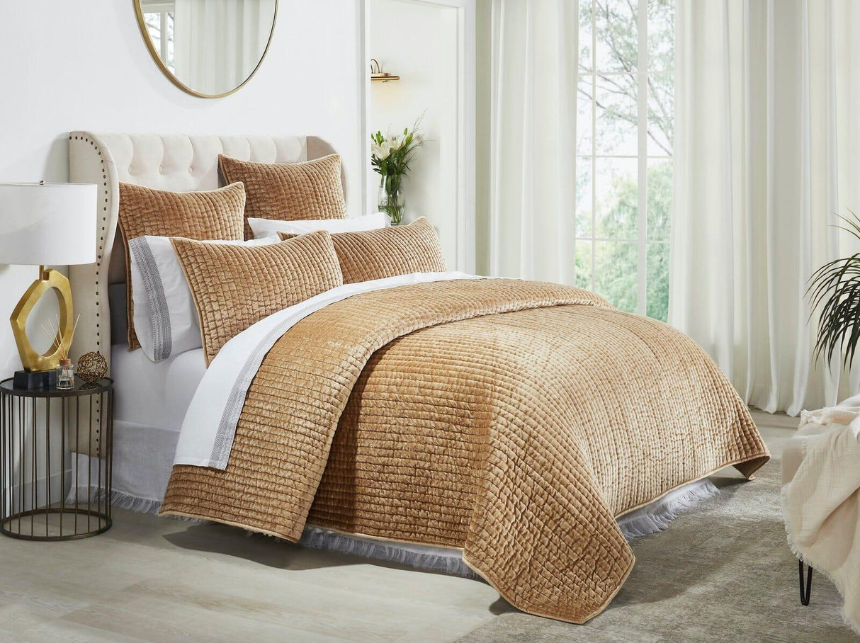 Orchids Lux Walton Channel Gold 94 X 96 Quilt