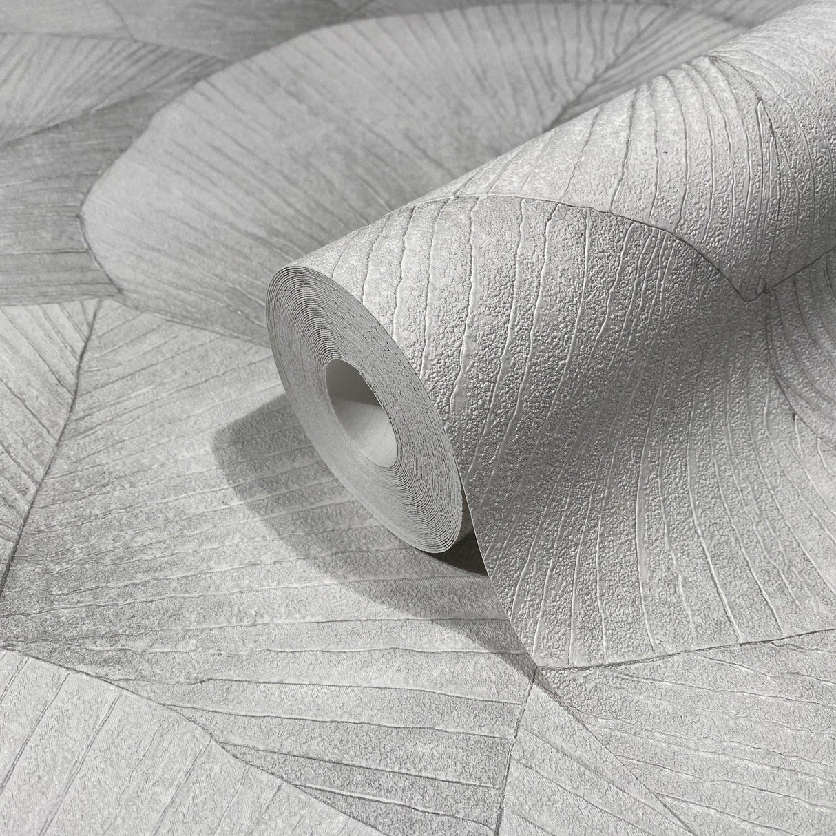 Galerie 34509 Kumano Palm Leaf Silver Grey Wallpaper 34509 Silver Grey Wallpaper