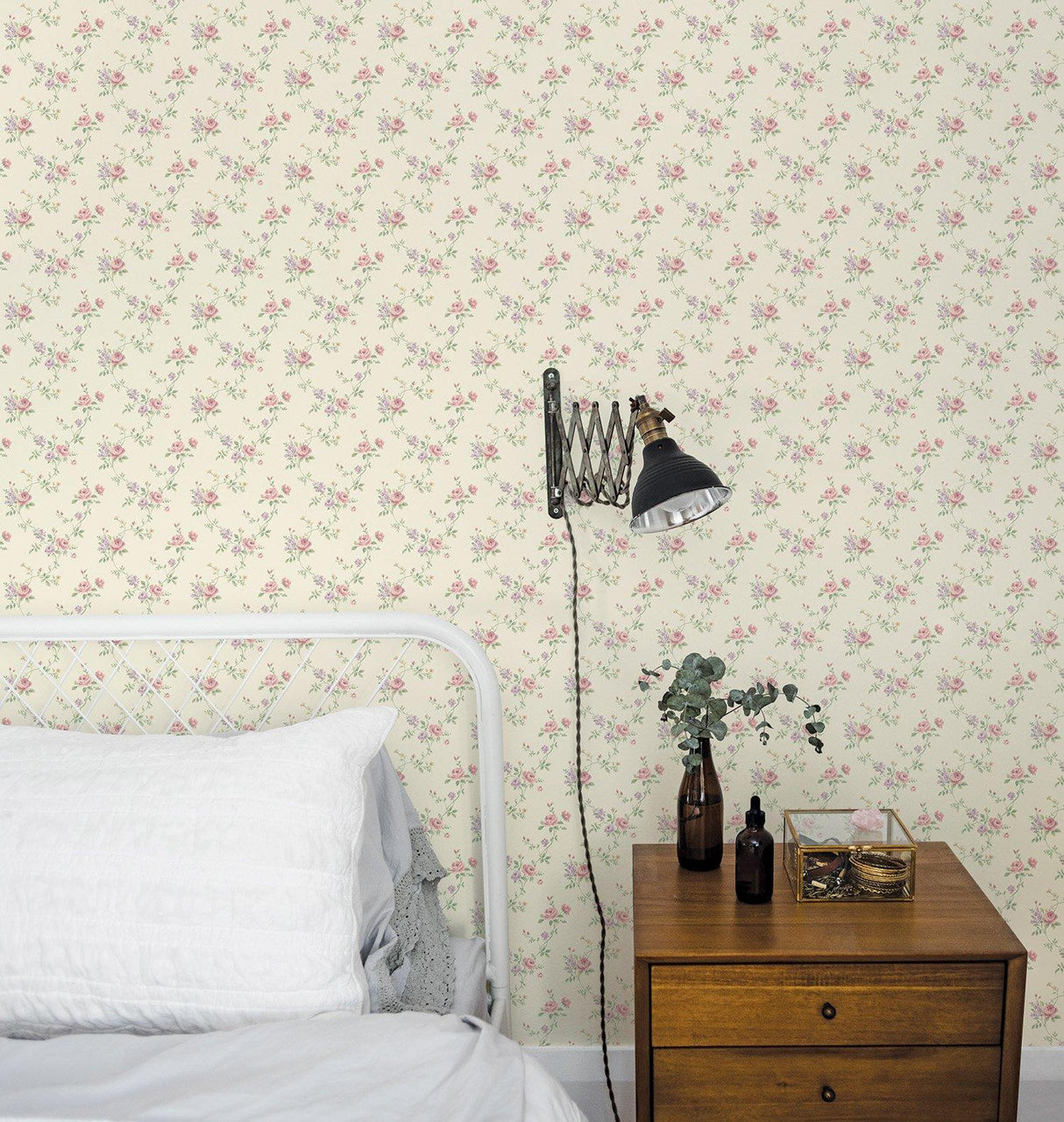 Galerie G67895 Miniatures 2 Medium Rose Trail Cream Wallpaper G67895 Cream Wallpaper