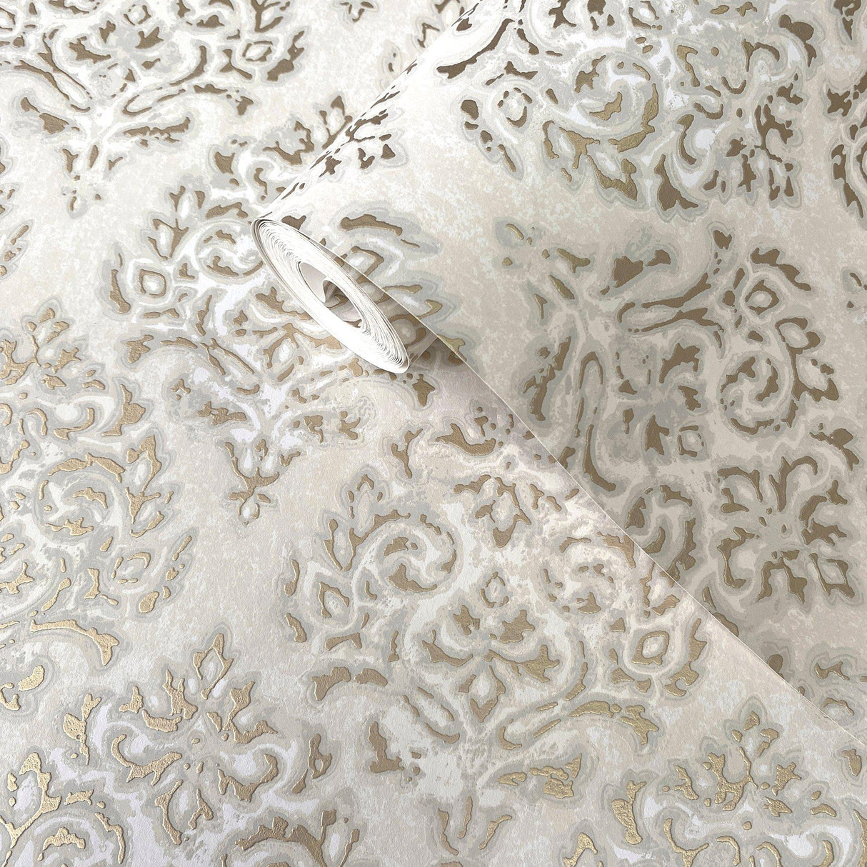 Galerie MT2020 Lustre Modern Damask Gold Wallpaper MT2020 Gold Wallpaper