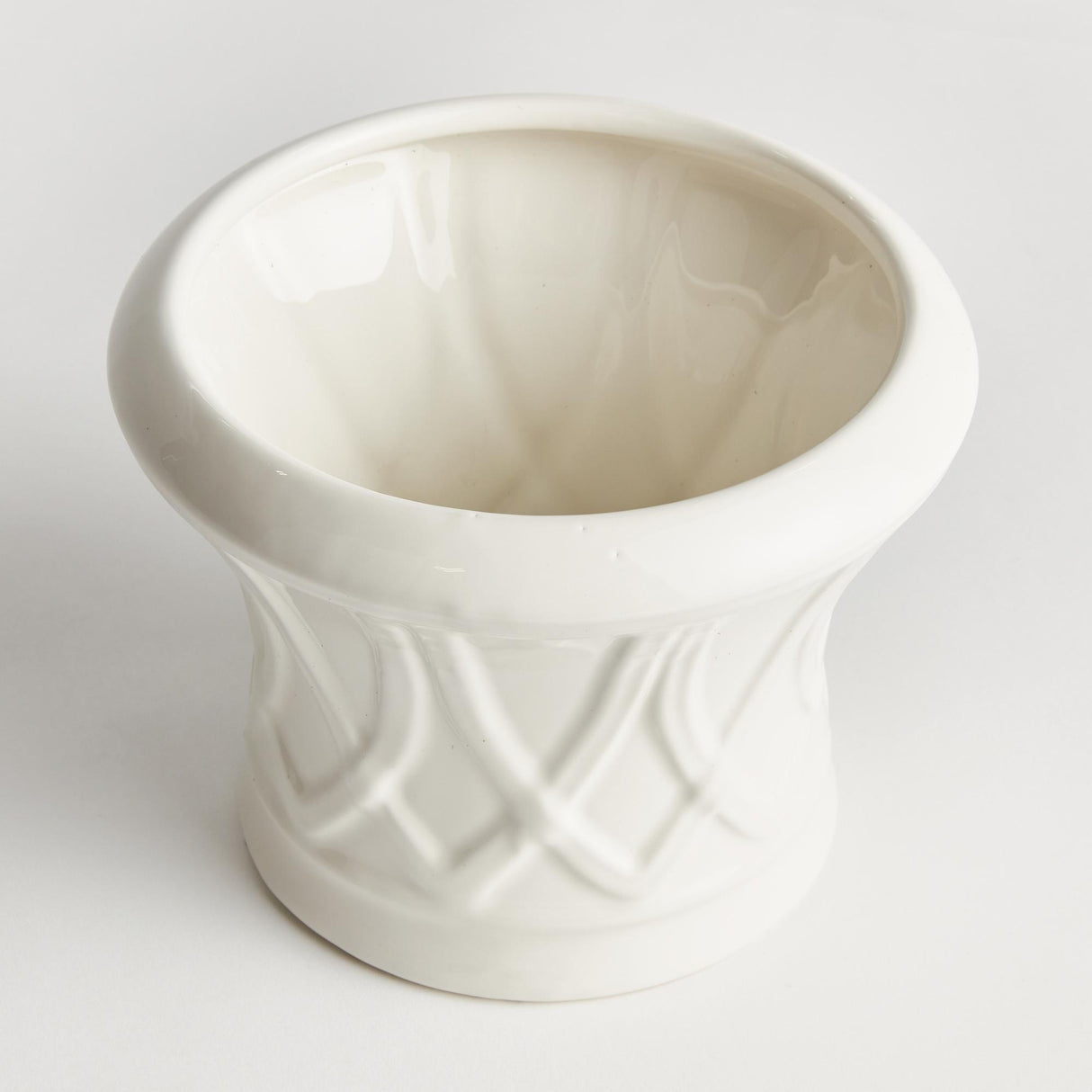Napa White HILLINGDON TAPERED CACHEPOT