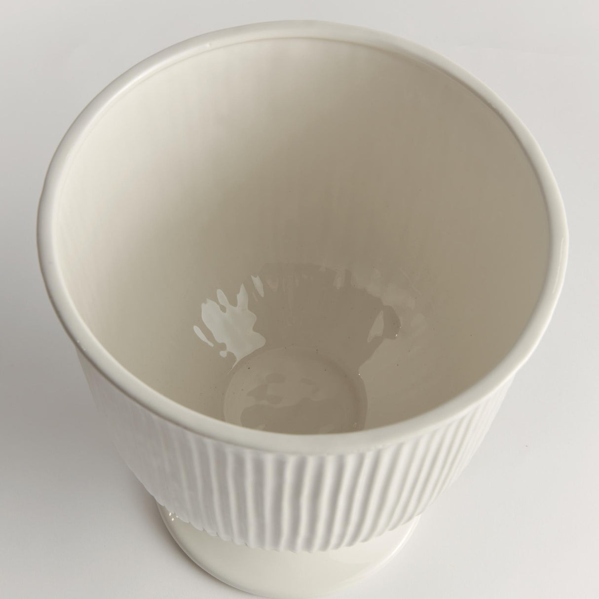 Napa White SINCLAIR FOOTED URN LARGE