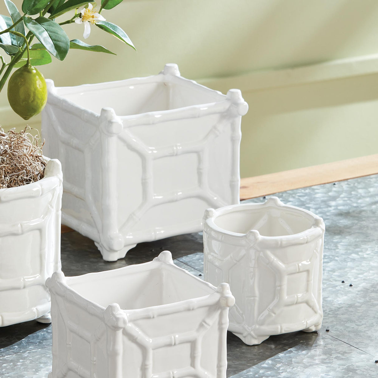 Napa White CHINOISERIE ROUND CACHEPOT SMALL