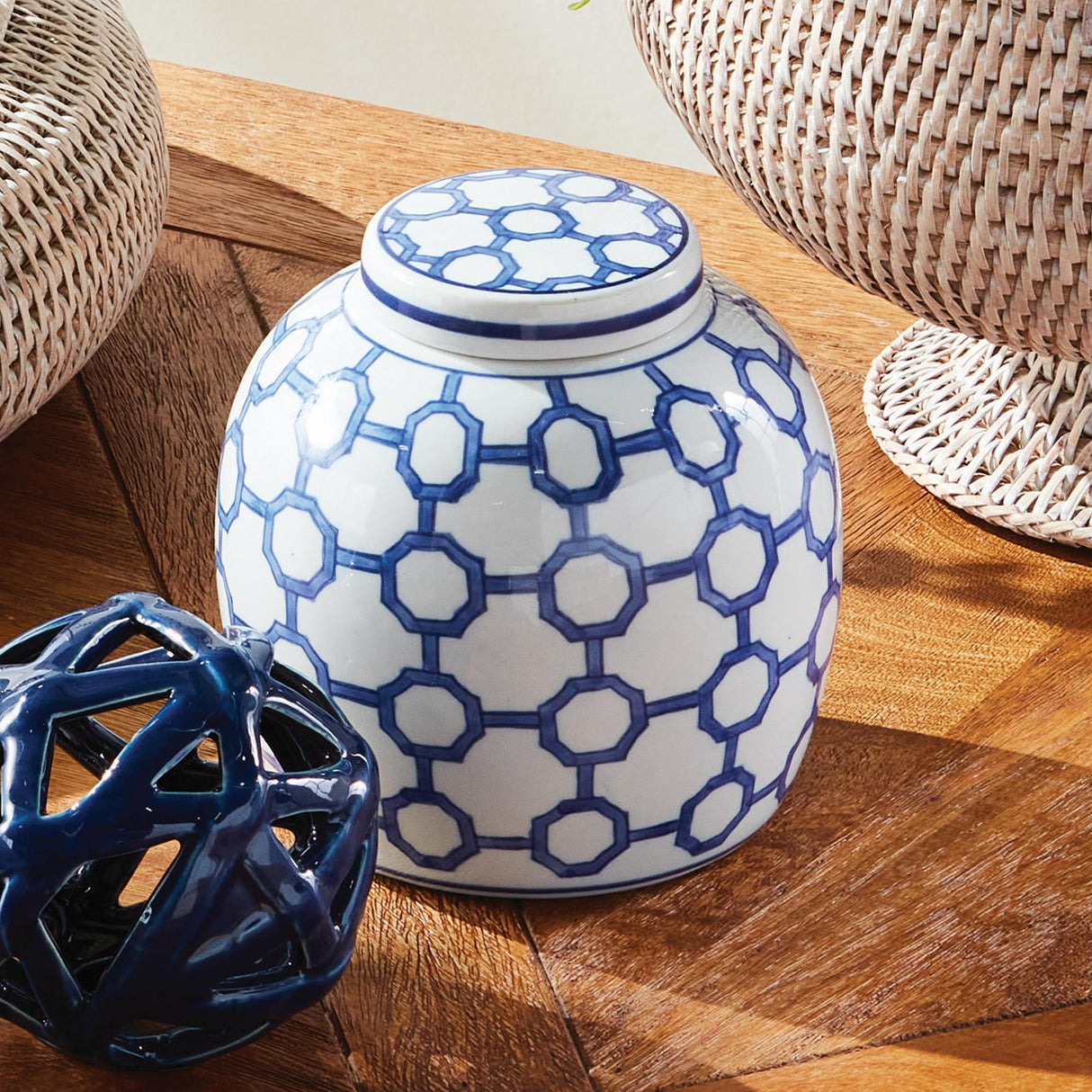 Napa Blue and white BB DYNASTY LINK LIDDED JAR