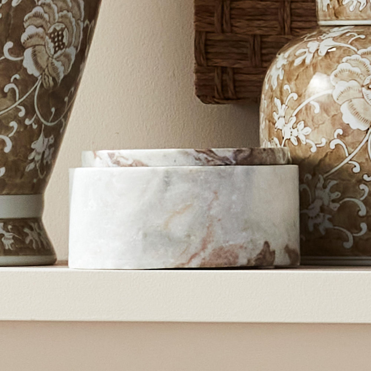 Napa Brown/white JAQUELINE ROUND LIDDED BOX WIDE