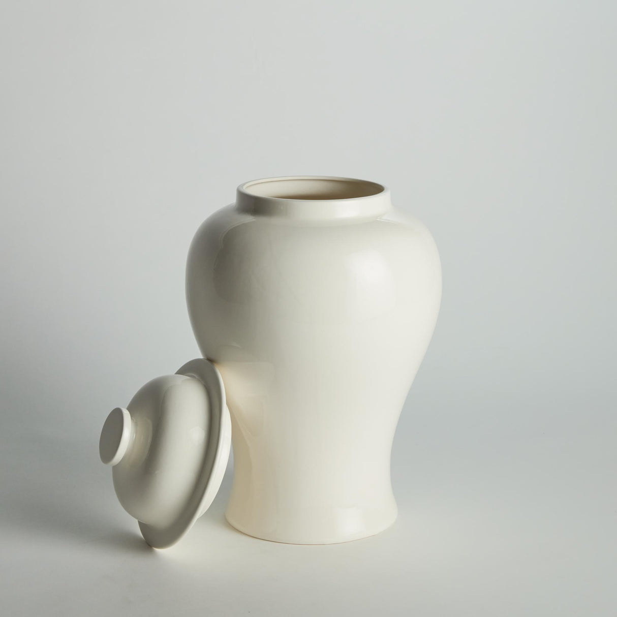 Napa White KOA LIDDED GINGER JAR SMALL