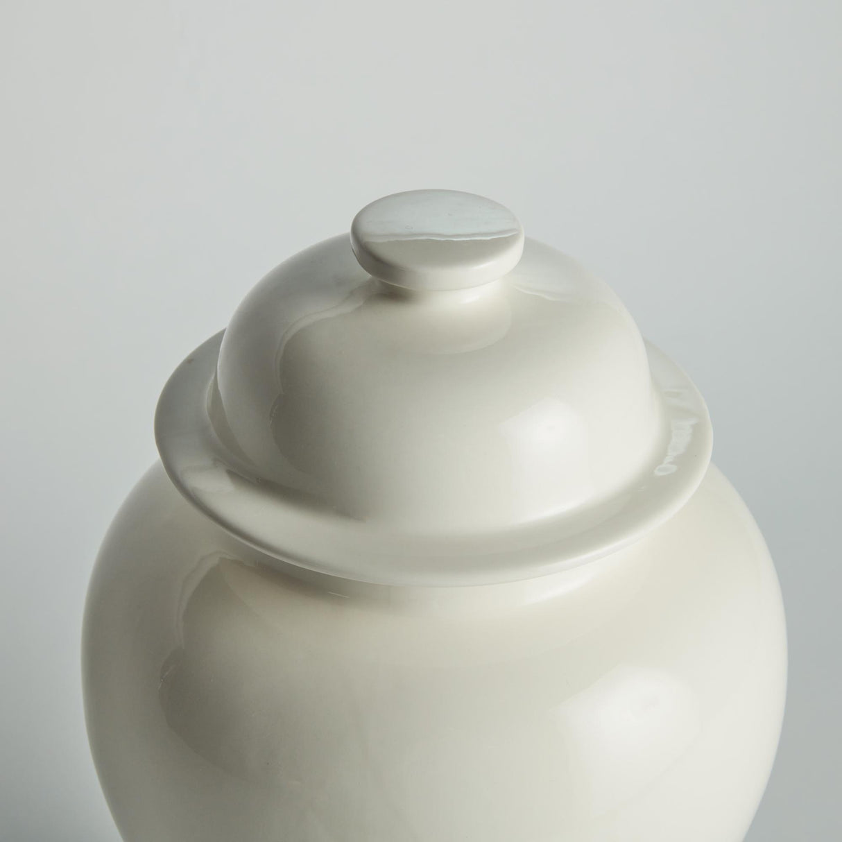 Napa White KOA LIDDED GINGER JAR SMALL
