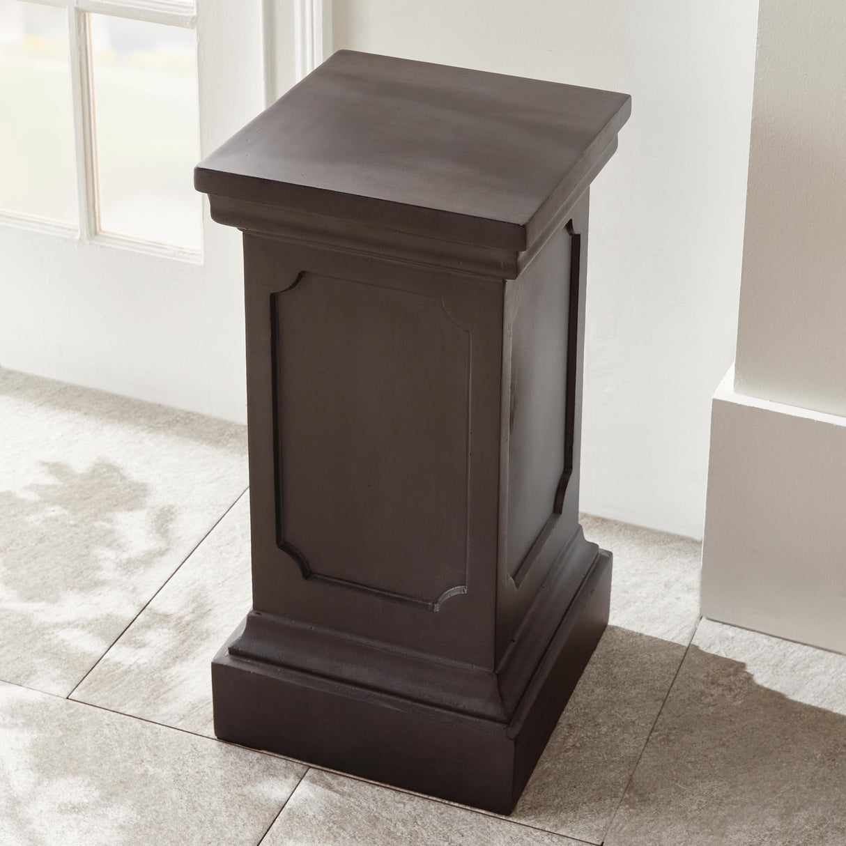Napa Antique Black FIBRECLAY CHAMBERS PEDESTAL SHORT