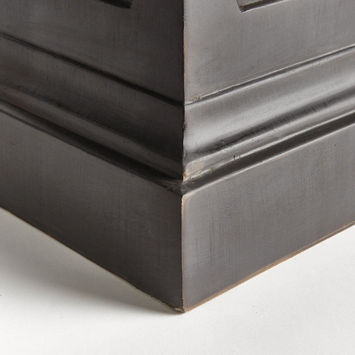 Napa Antique Black FIBRECLAY CHAMBERS PEDESTAL TALL