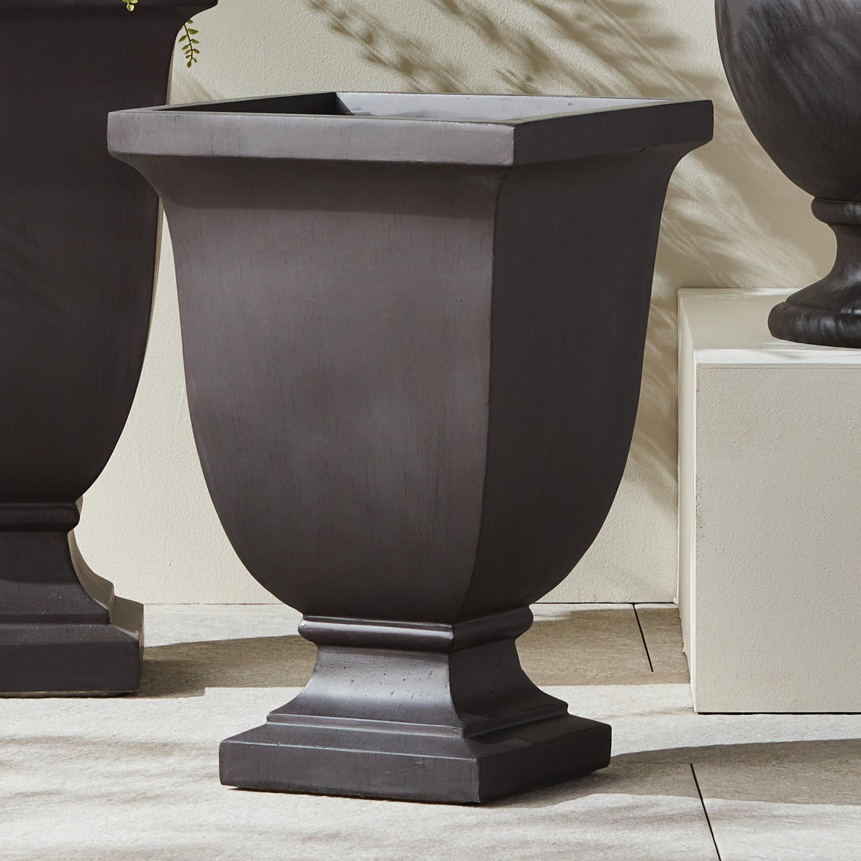 Napa Antique Black FIBRECLAY BECKETT SQ FOOTED PLANTER SMALL