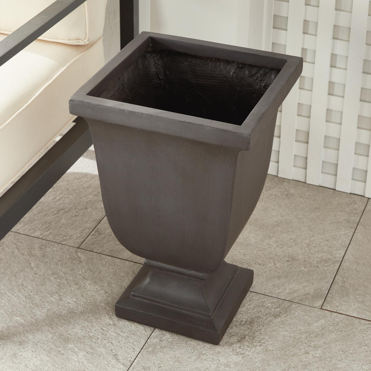 Napa Antique Black FIBRECLAY BECKETT SQ FOOTED PLANTER SMALL