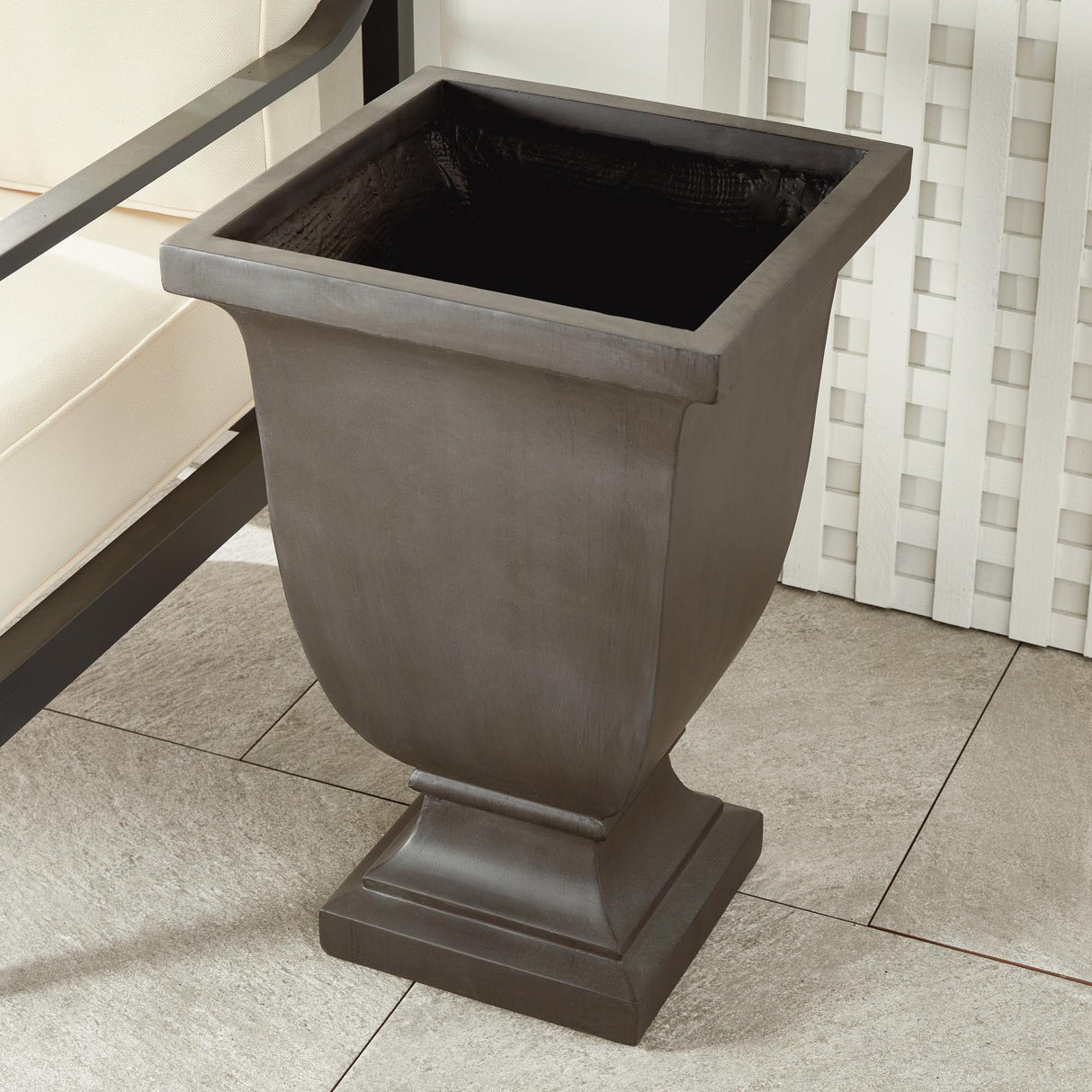 Napa Antique Black FIBRECLAY BECKETT SQ FOOTED PLANTER LARGE