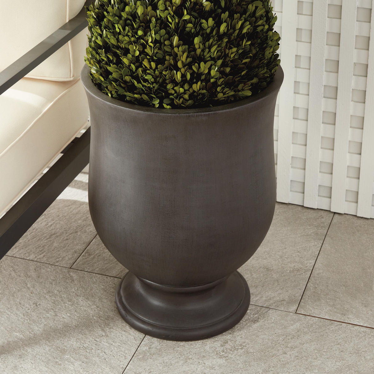 Napa Antique Black FIBRECLAY JOSIE ROUND FOOTED PLANTER