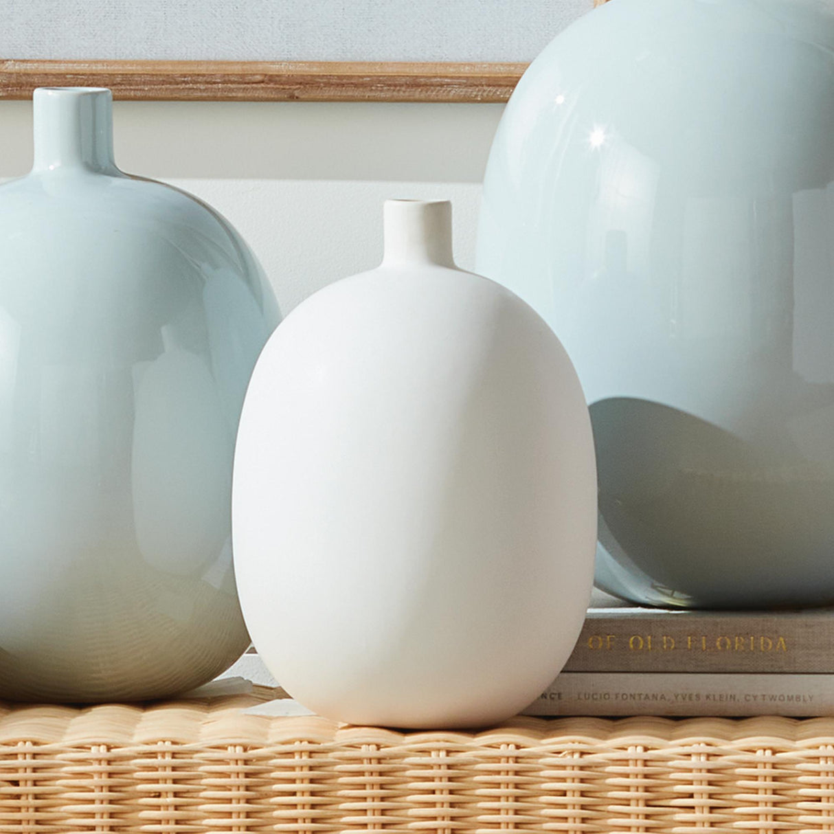 Napa White/taupe BARCLAY BUTERA SANDBAR VASE SMALL