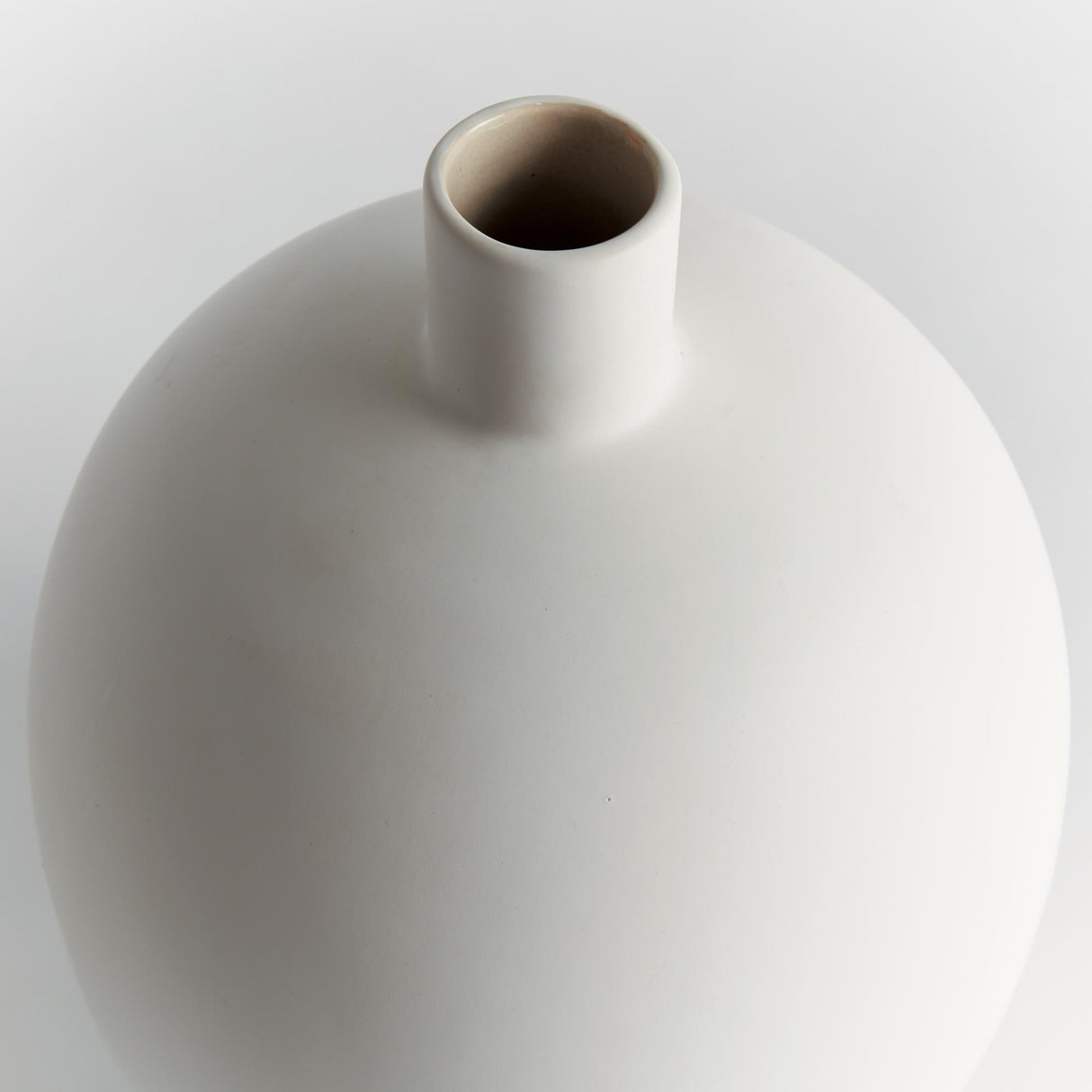 Napa White/taupe BARCLAY BUTERA SANDBAR VASE LARGE