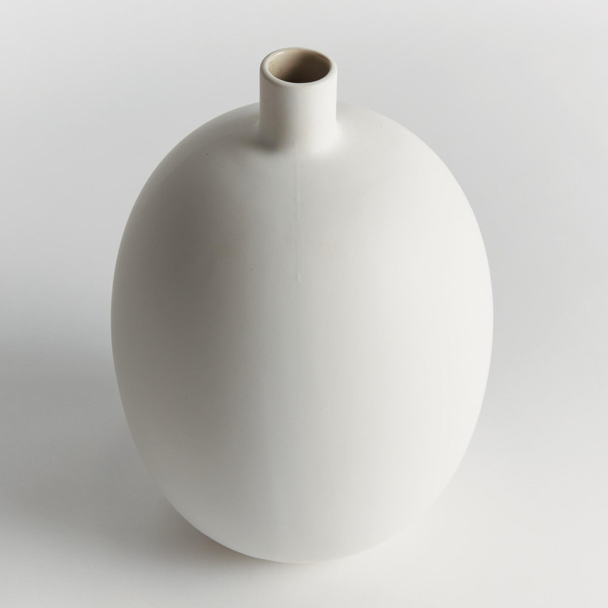 Napa White/taupe BARCLAY BUTERA SANDBAR VASE MEDIUM