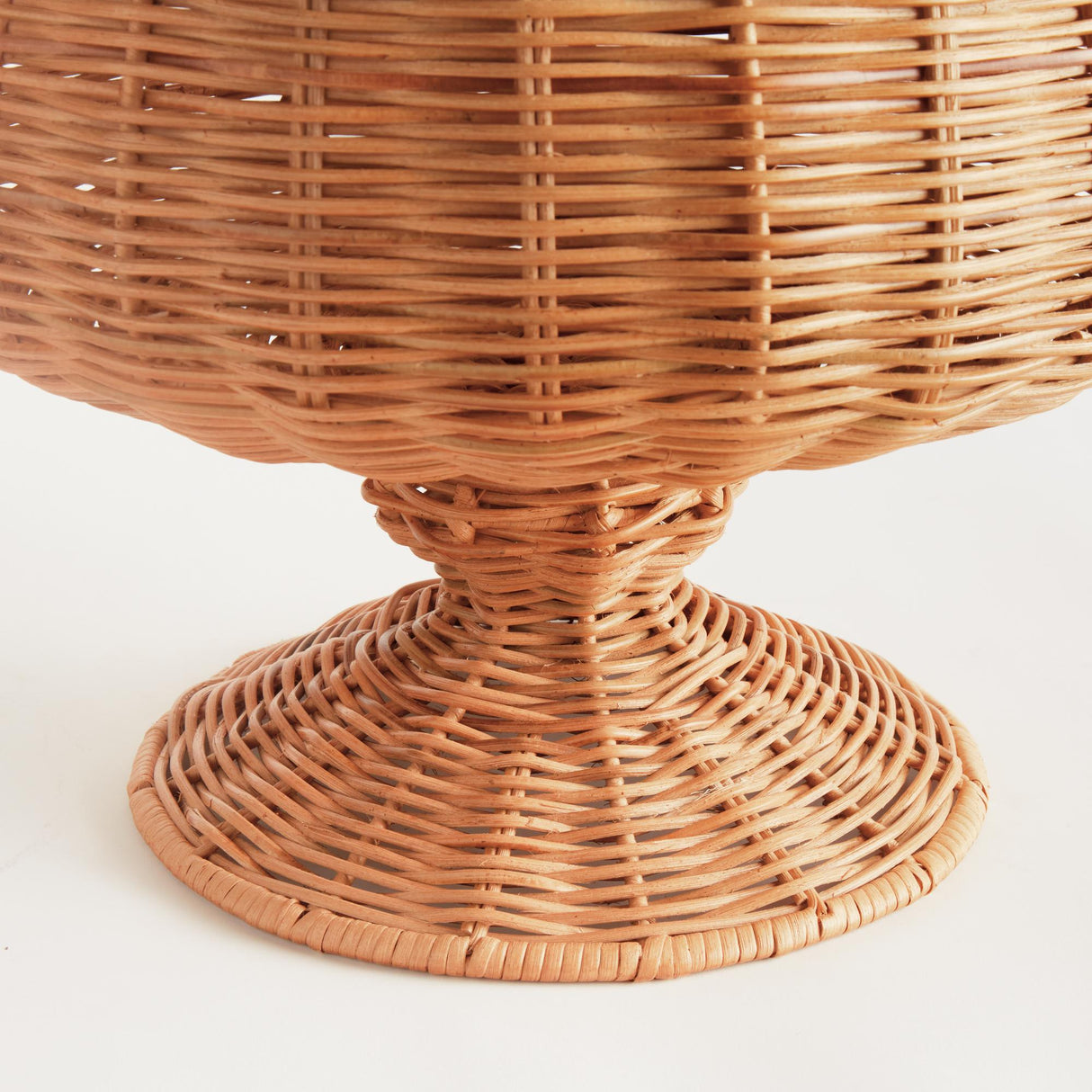 Napa Natural CHESAPEAKE RATTAN FOOTED URN WIDE