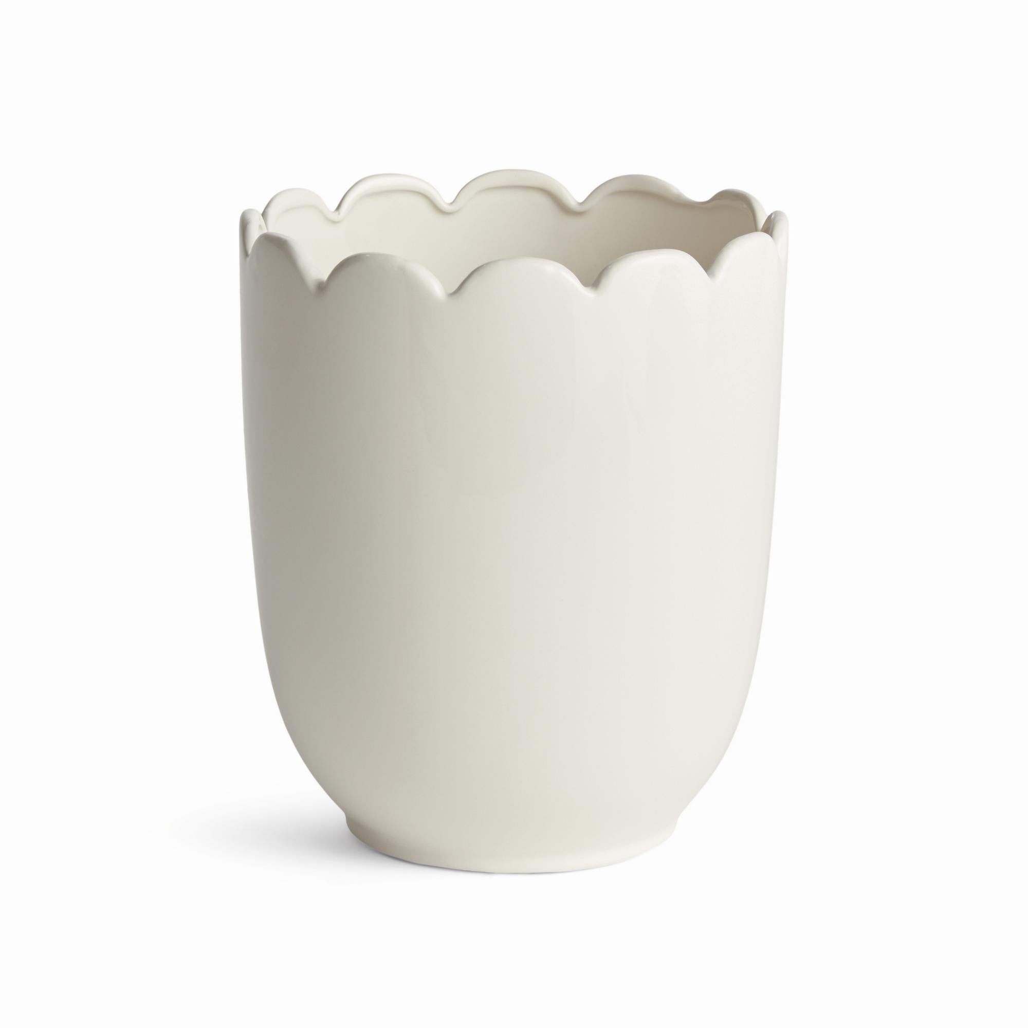 Napa Classic White Mirabelle Scalloped Edge Cachepot