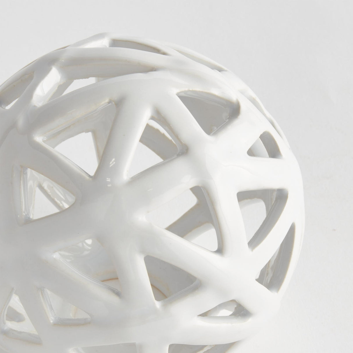 Napa White ALICIA ORB MEDIUM