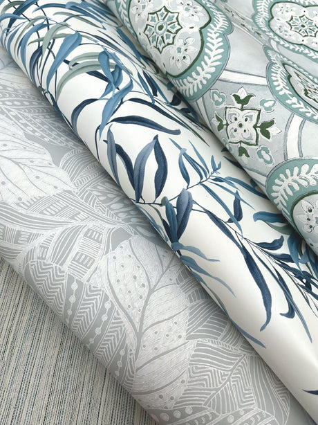 York Jade Fountain Grass Wallpaper