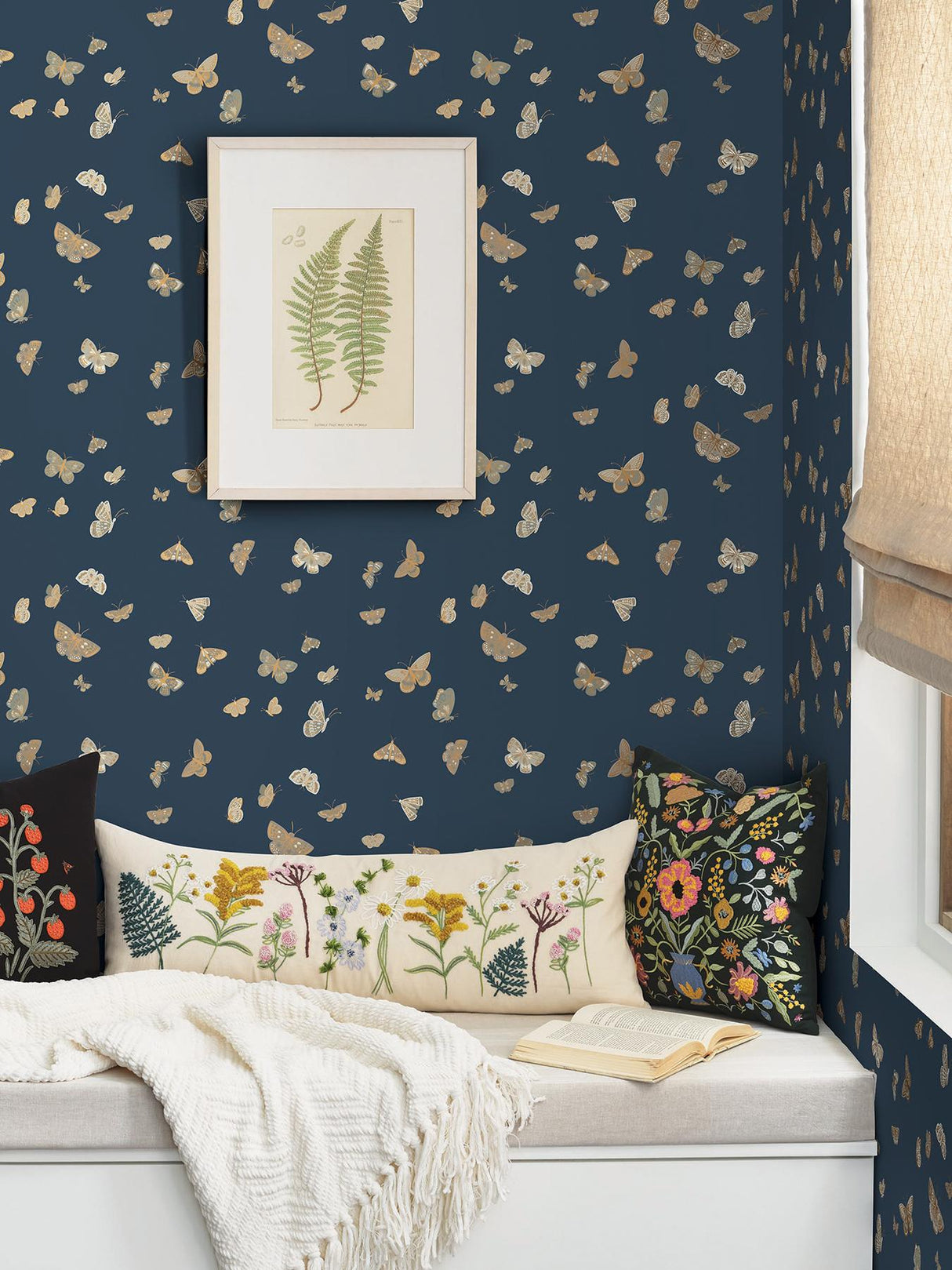 Kravet DESIGN W4289 516 Wallpaper