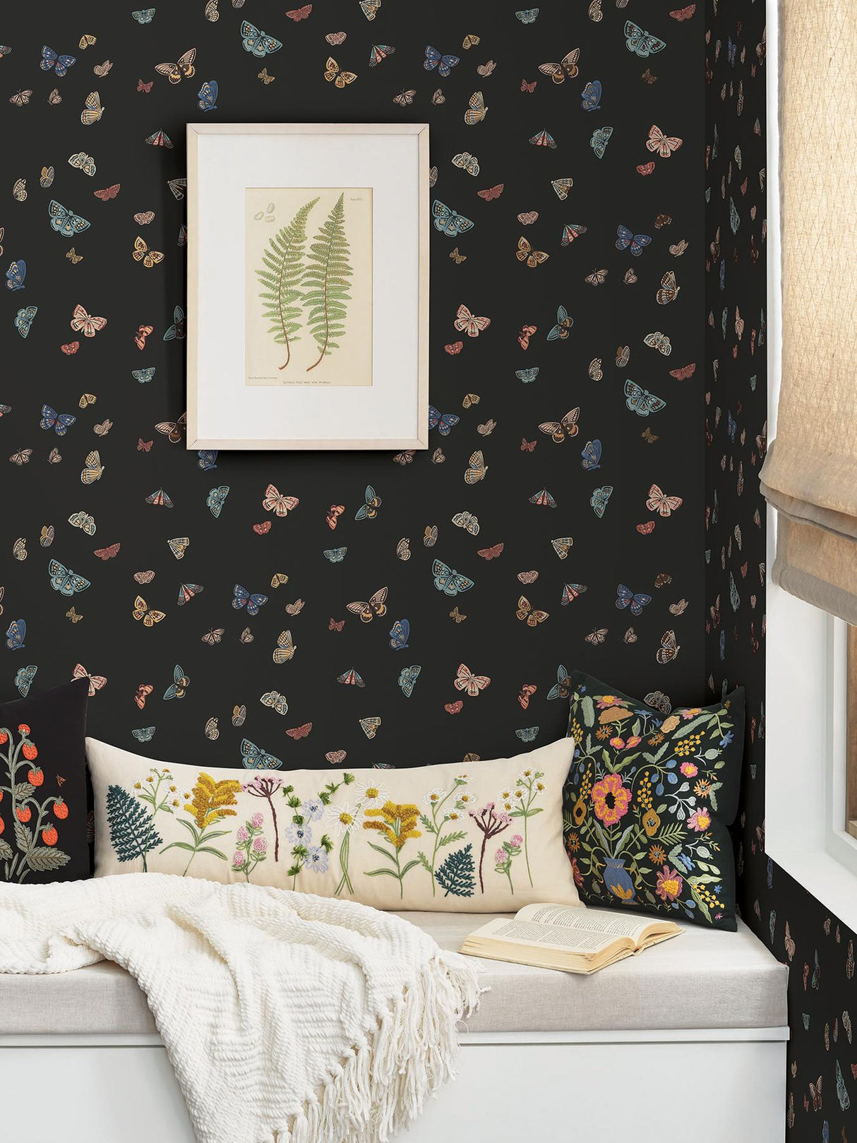 Kravet DESIGN W4289 812 Wallpaper