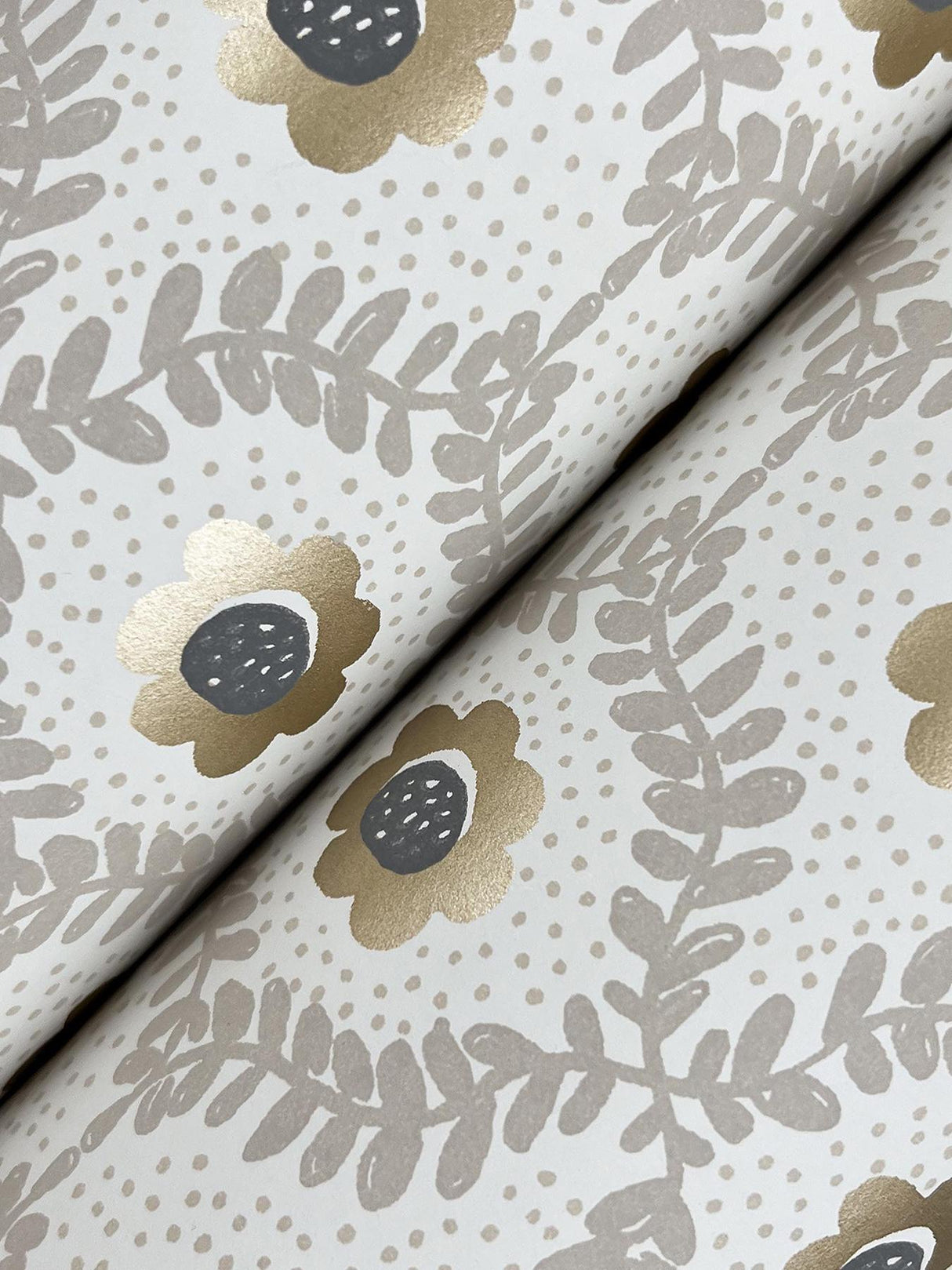 Kravet DESIGN W4292 411 Wallpaper