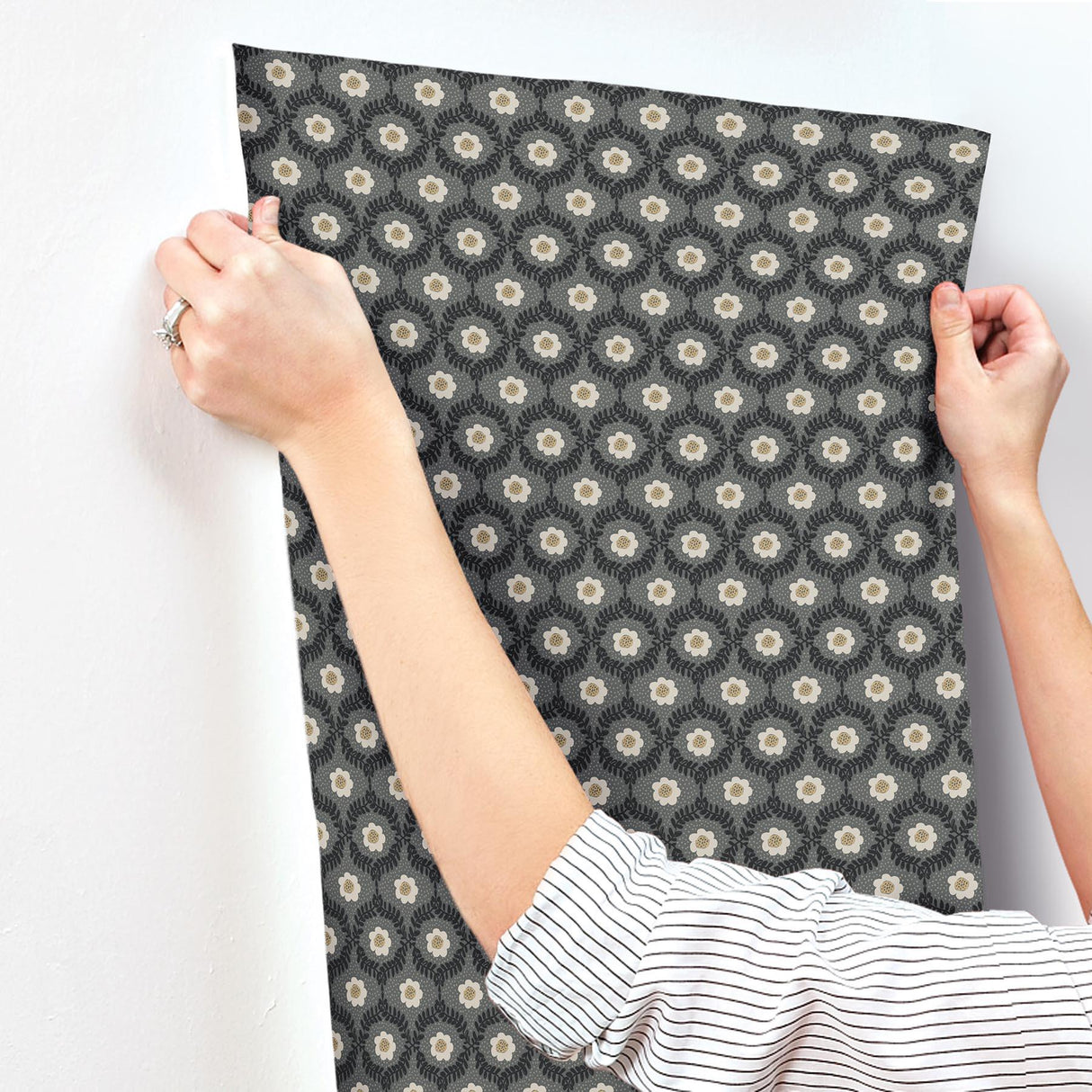 Kravet DESIGN W4292 84 Wallpaper