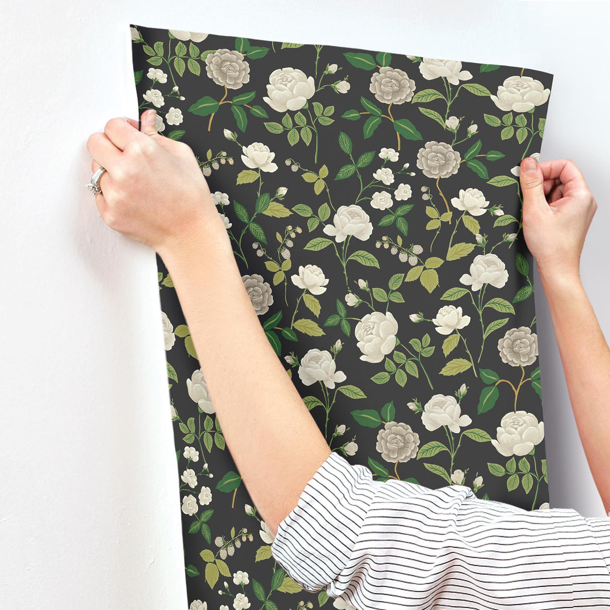 Kravet DESIGN W4299 811 Wallpaper