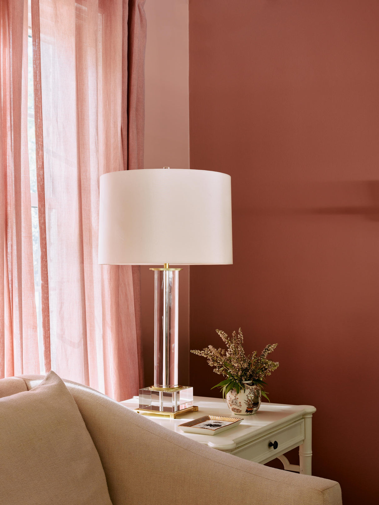 Robert Abbey (359) 6" x 31.38" WILLIAMSBURG FINNIE TABLE LAMP