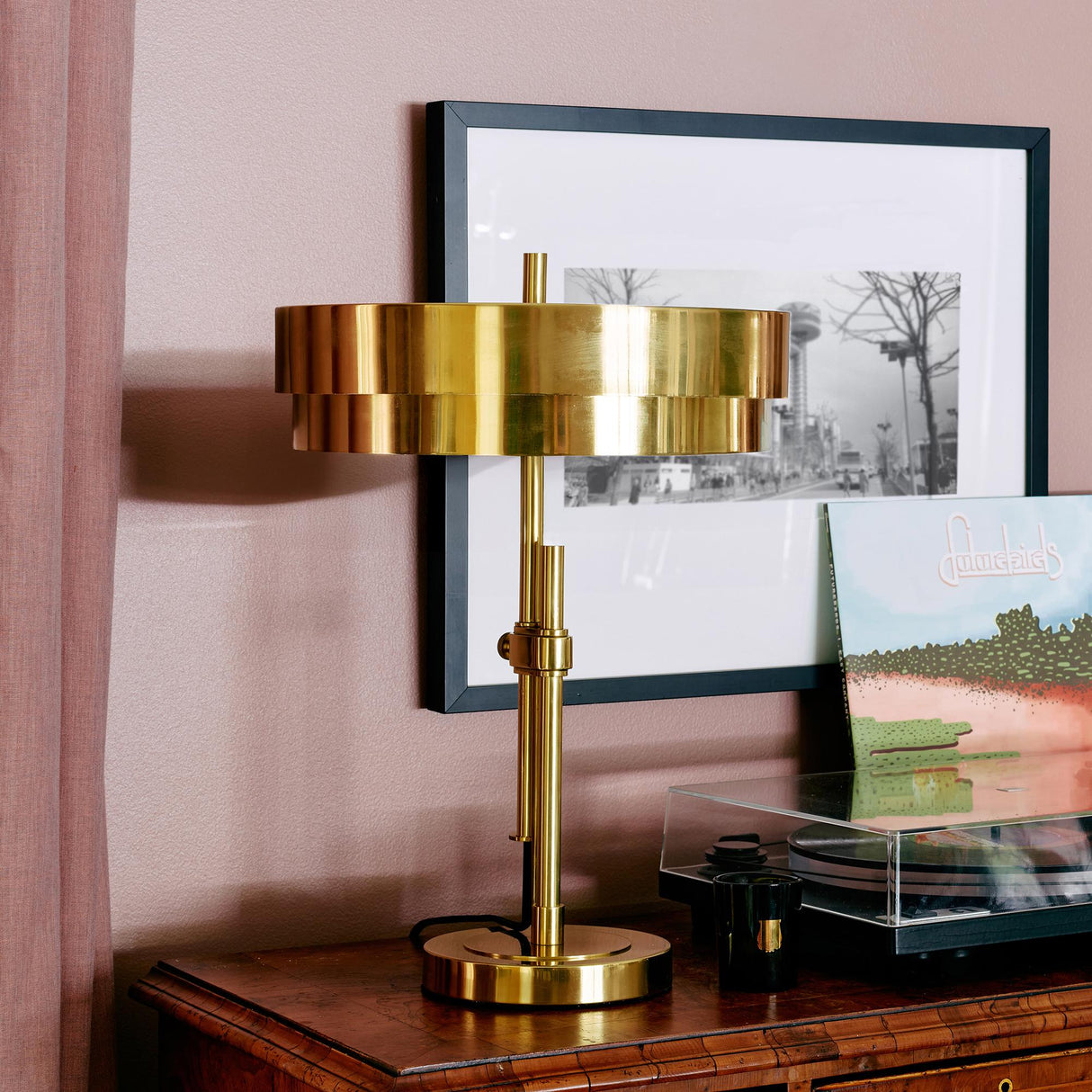 Robert Abbey (913) 13.5" x 17.5" ELLIOTT TABLE LAMP