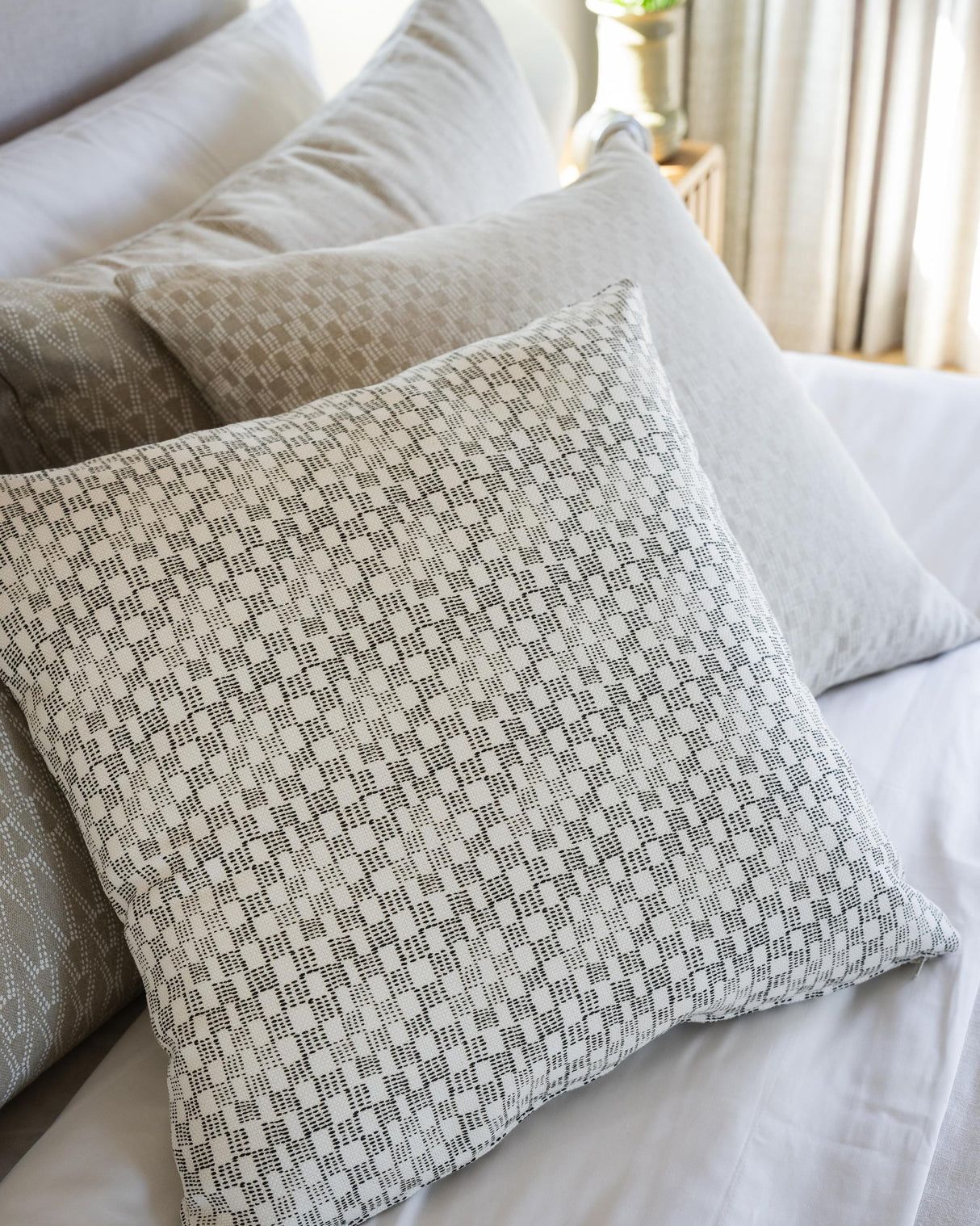Lee Jofa BECK BLACK/NATURAL Fabric