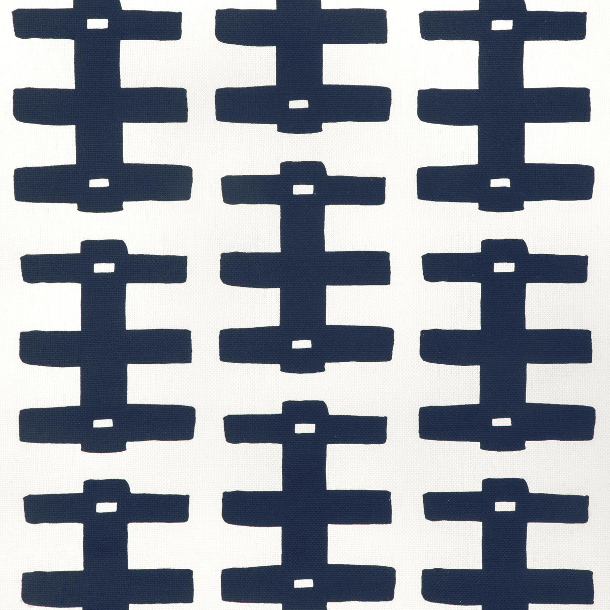 Lee Jofa BRIDGE DARK NAVY/OYSTER Fabric