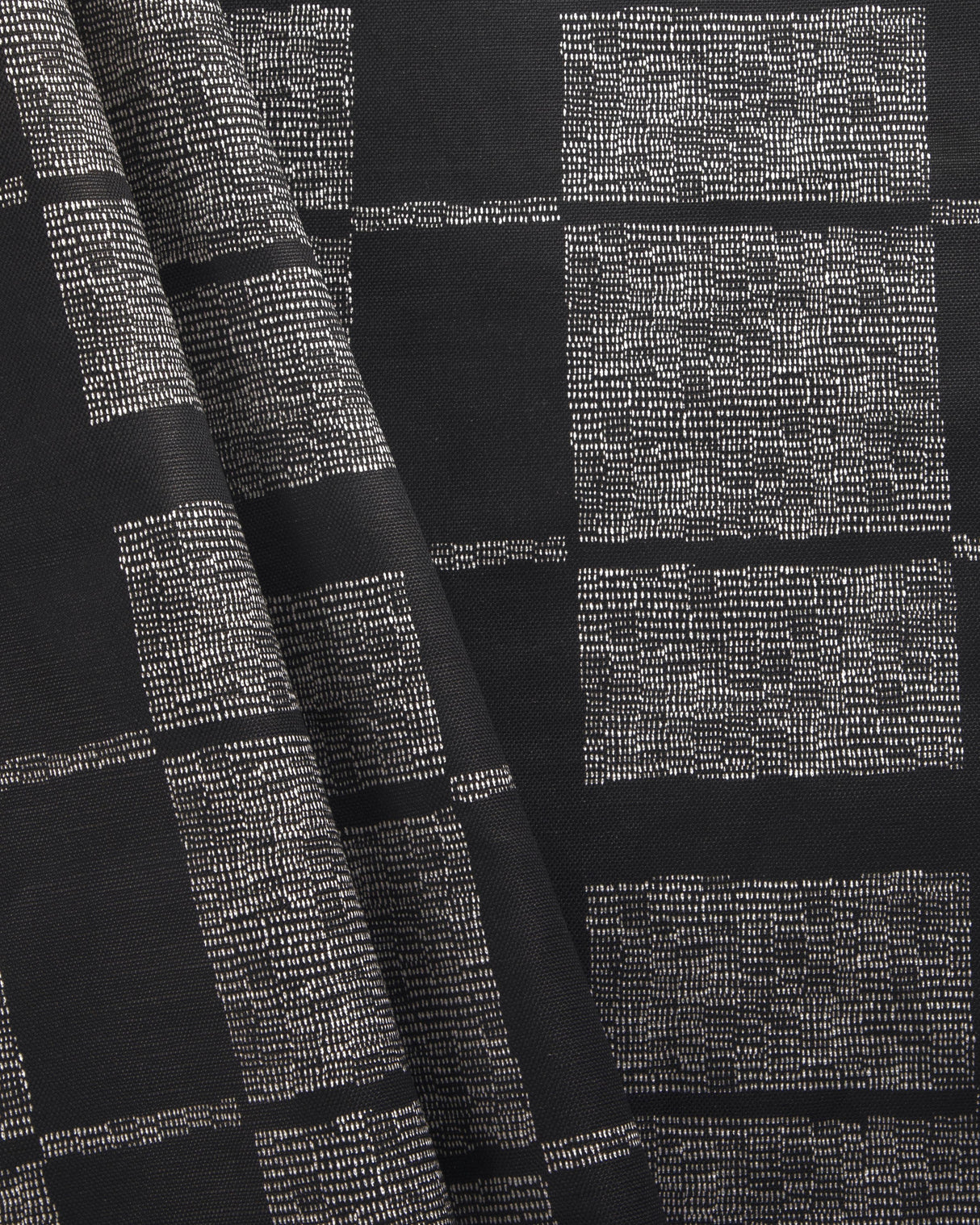 Lee Jofa REED BLACK/OYSTER Fabric