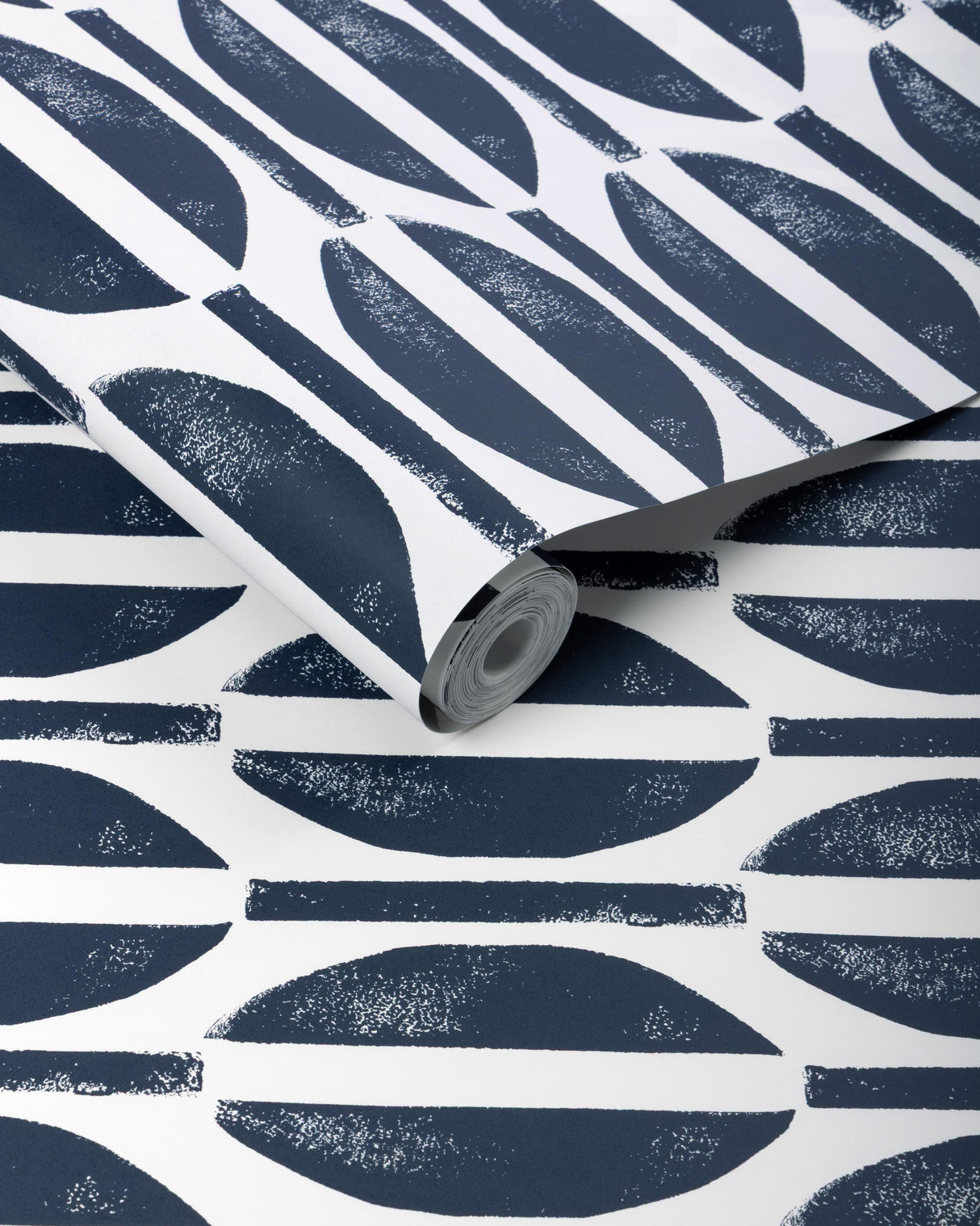 Lee Jofa RAJA WP DARK NAVY Wallpaper
