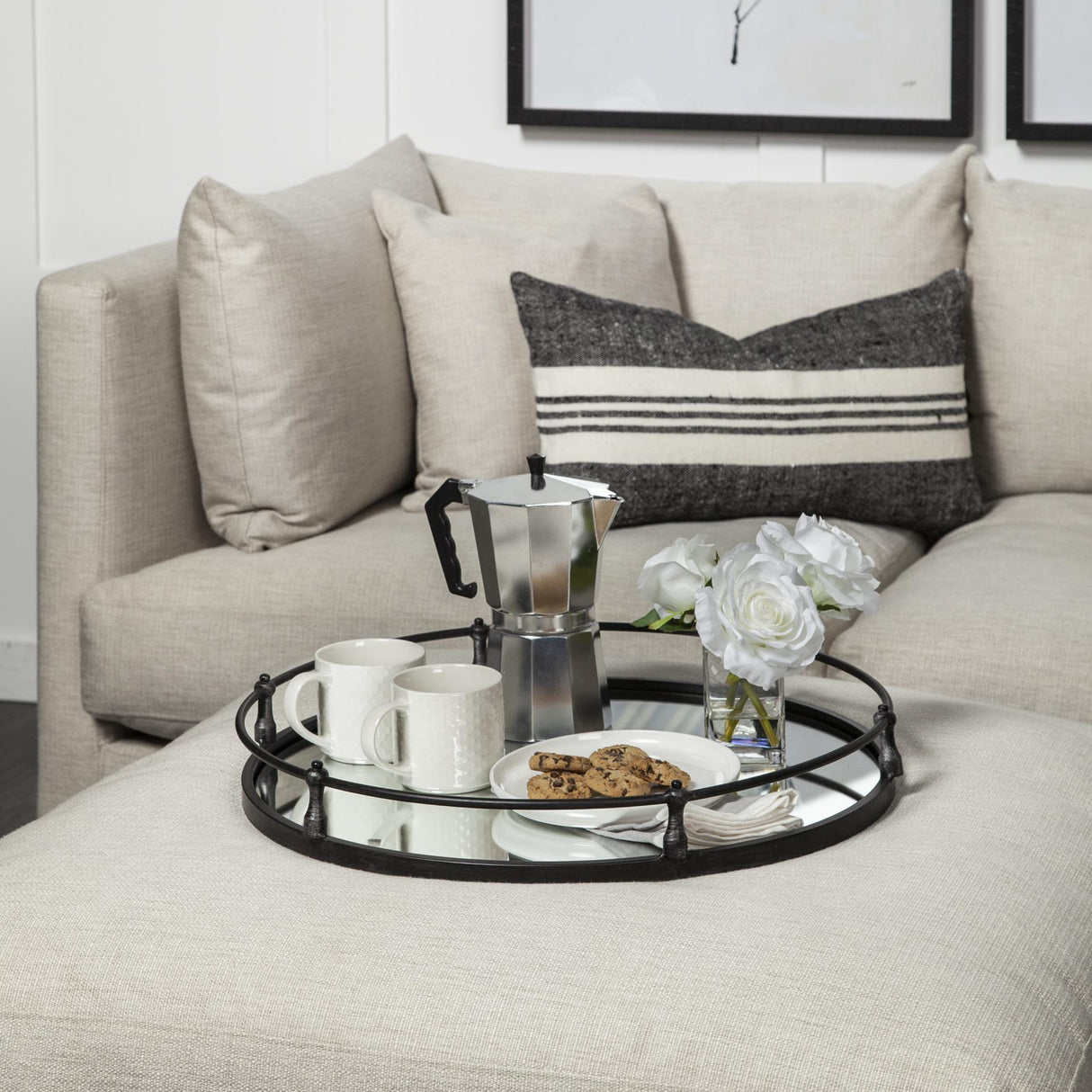 Mercana Kimbel 24L x 24W Black Metal Mirrored Base Round Tray