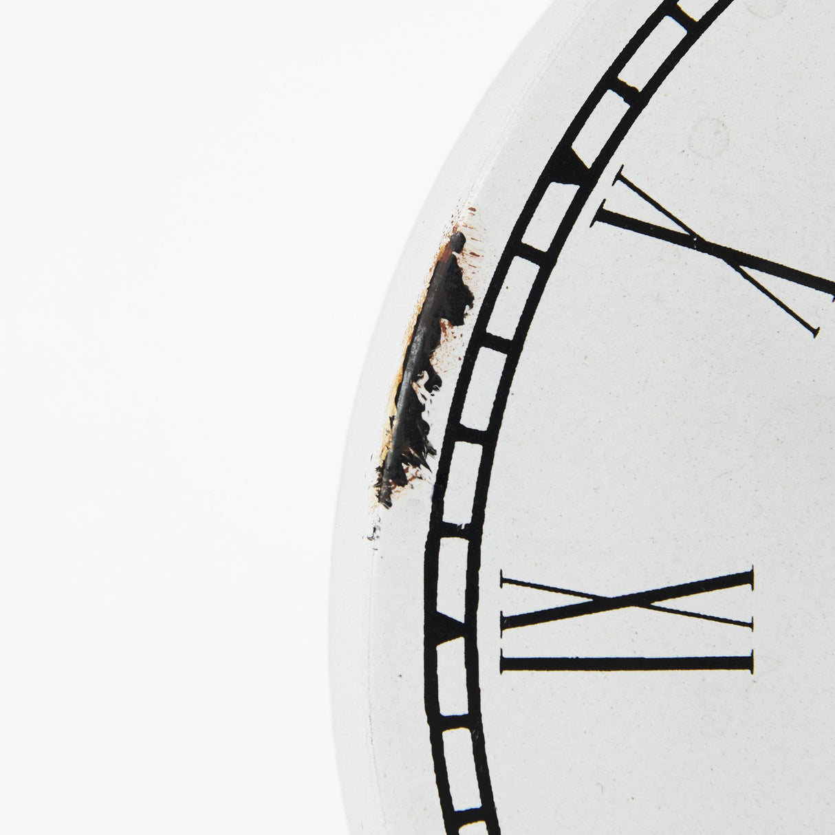 Mercana Harriet White/Bronze Metal Table Clock