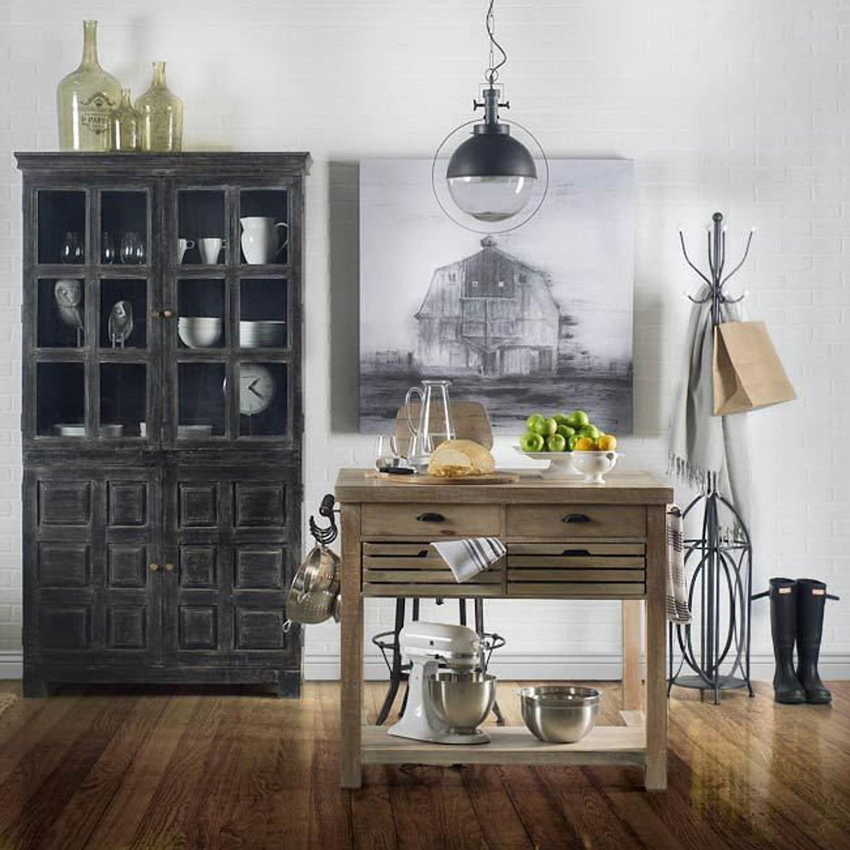 Mercana Leighton II 15x20 Black Metal Spherical Pendant Light