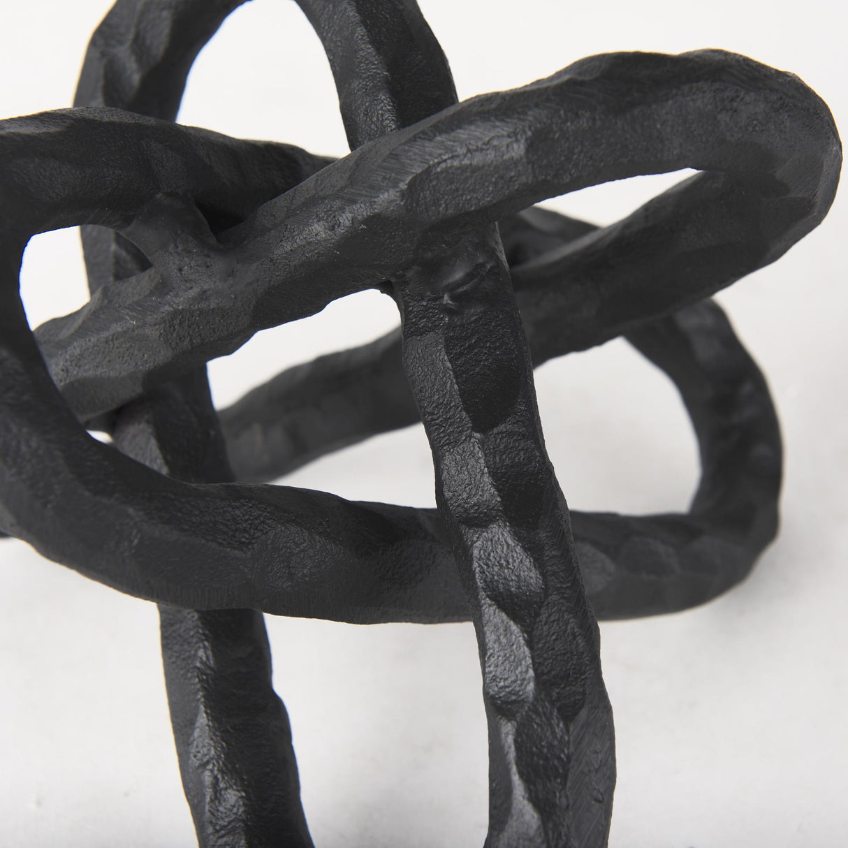Mercana Wilhelm I (Small) 7L x 7W Black Metal Link Decor Object