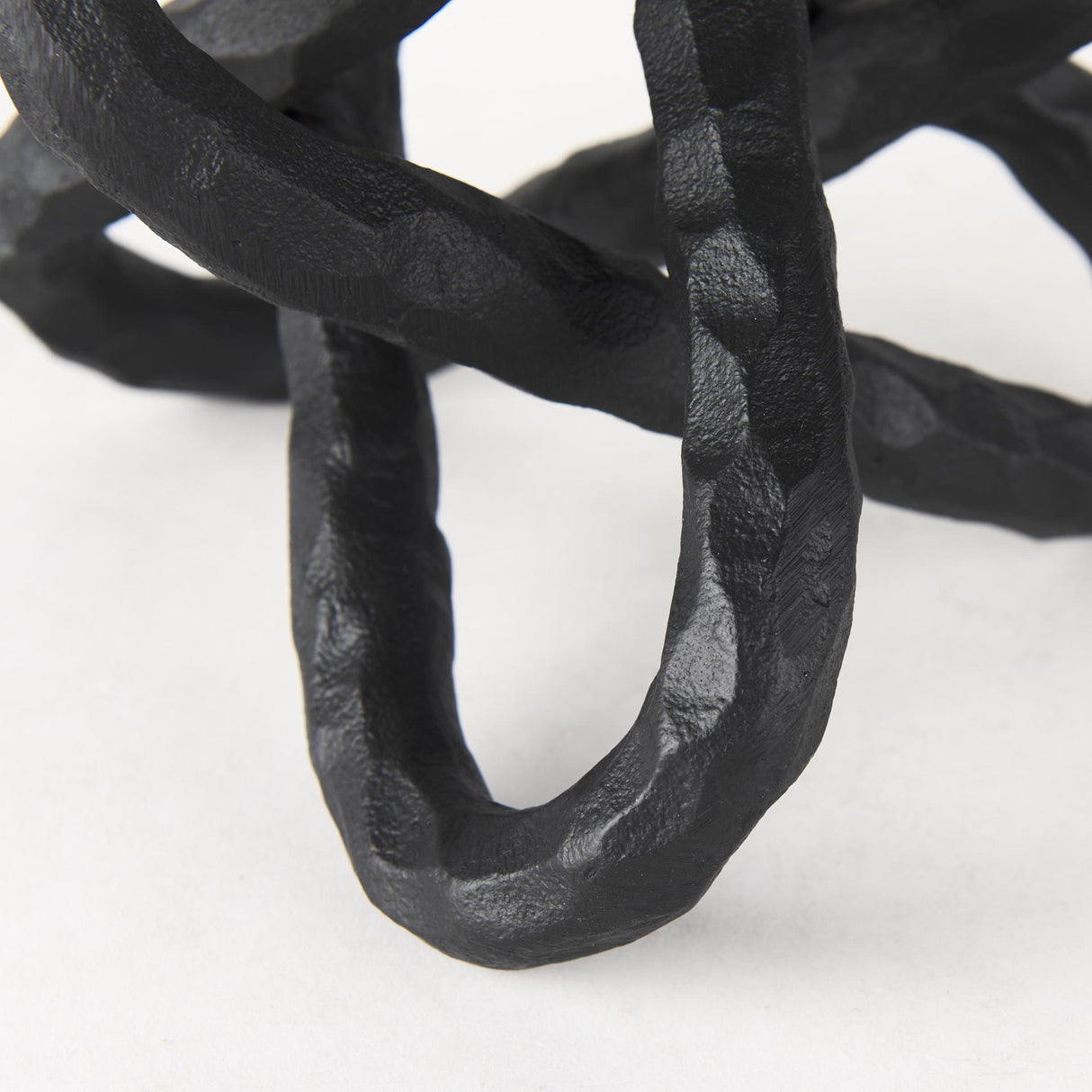 Mercana Wilhelm I (Small) 7L x 7W Black Metal Link Decor Object