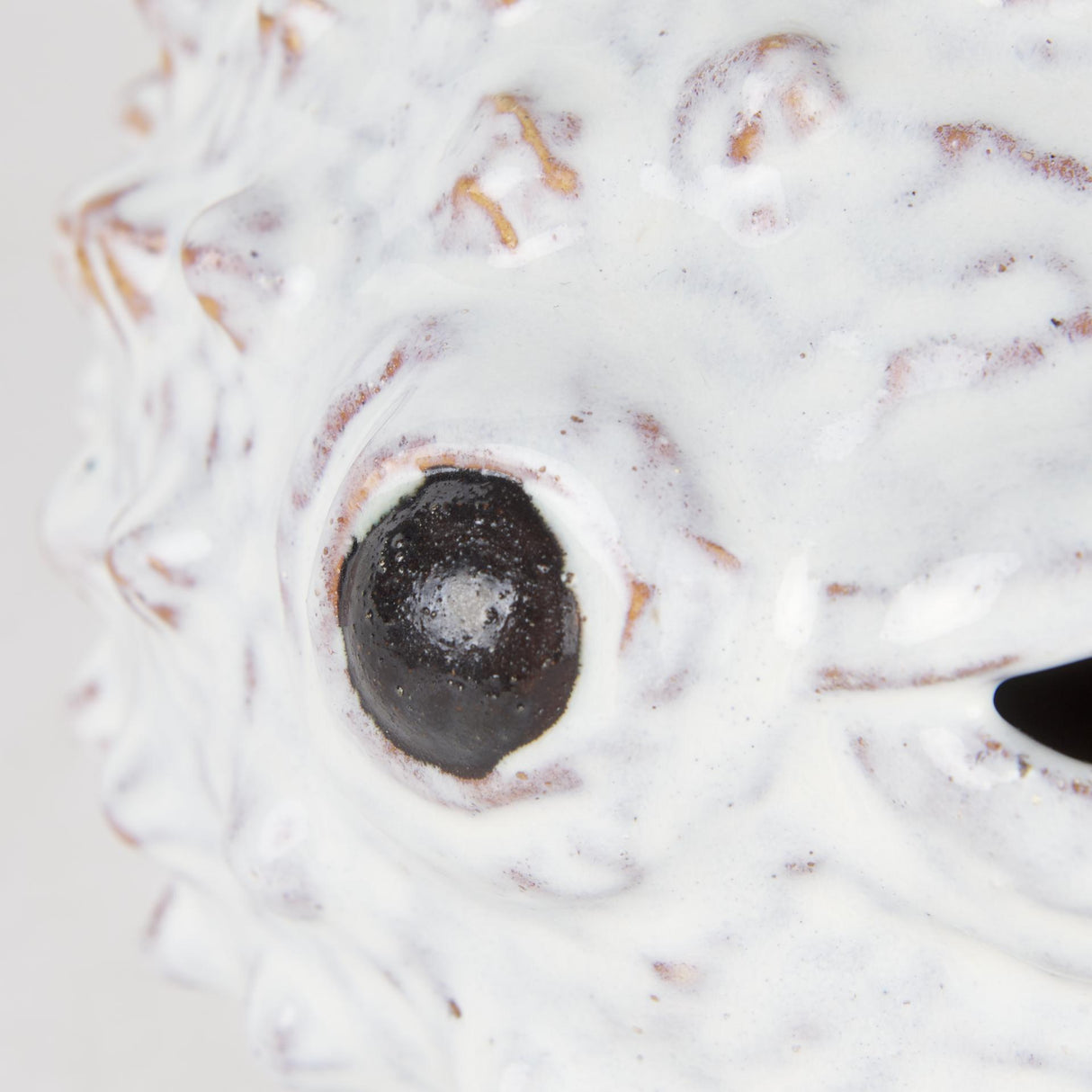 Mercana Spike II (Large) 10L x 6W Off-White Ceramic Puffer Fish