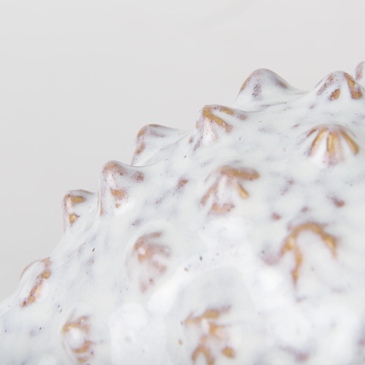Mercana Spike II (Large) 10L x 6W Off-White Ceramic Puffer Fish