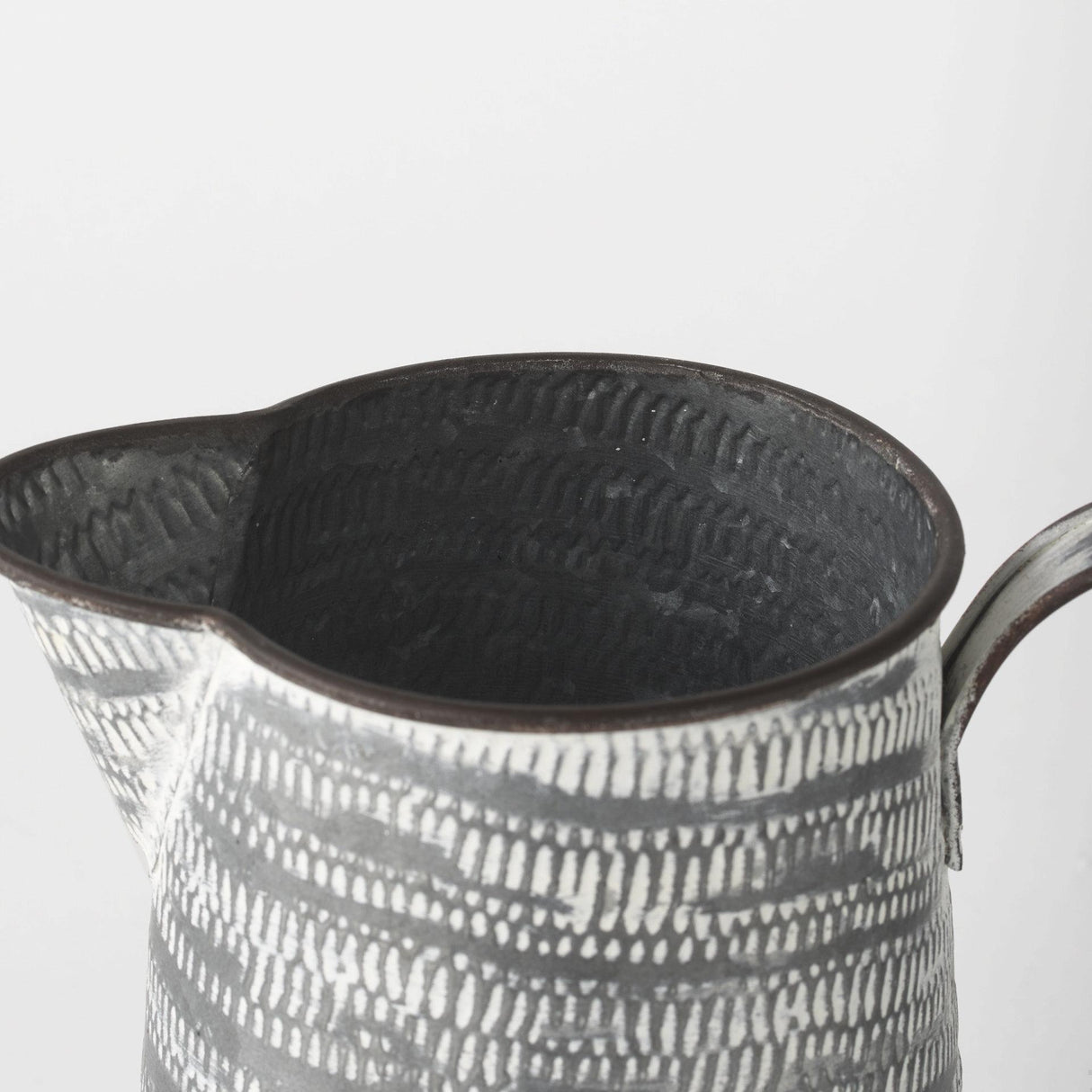 Mercana Serena I 8H Small Gray/White Textured Metal Jug