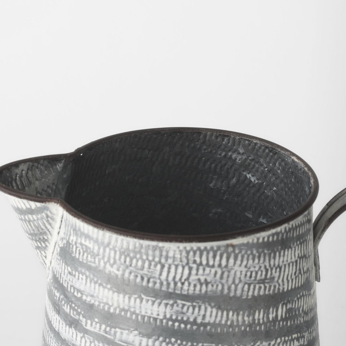 Mercana Serena II 11.2H Large Gray/White Textured Metal Jug