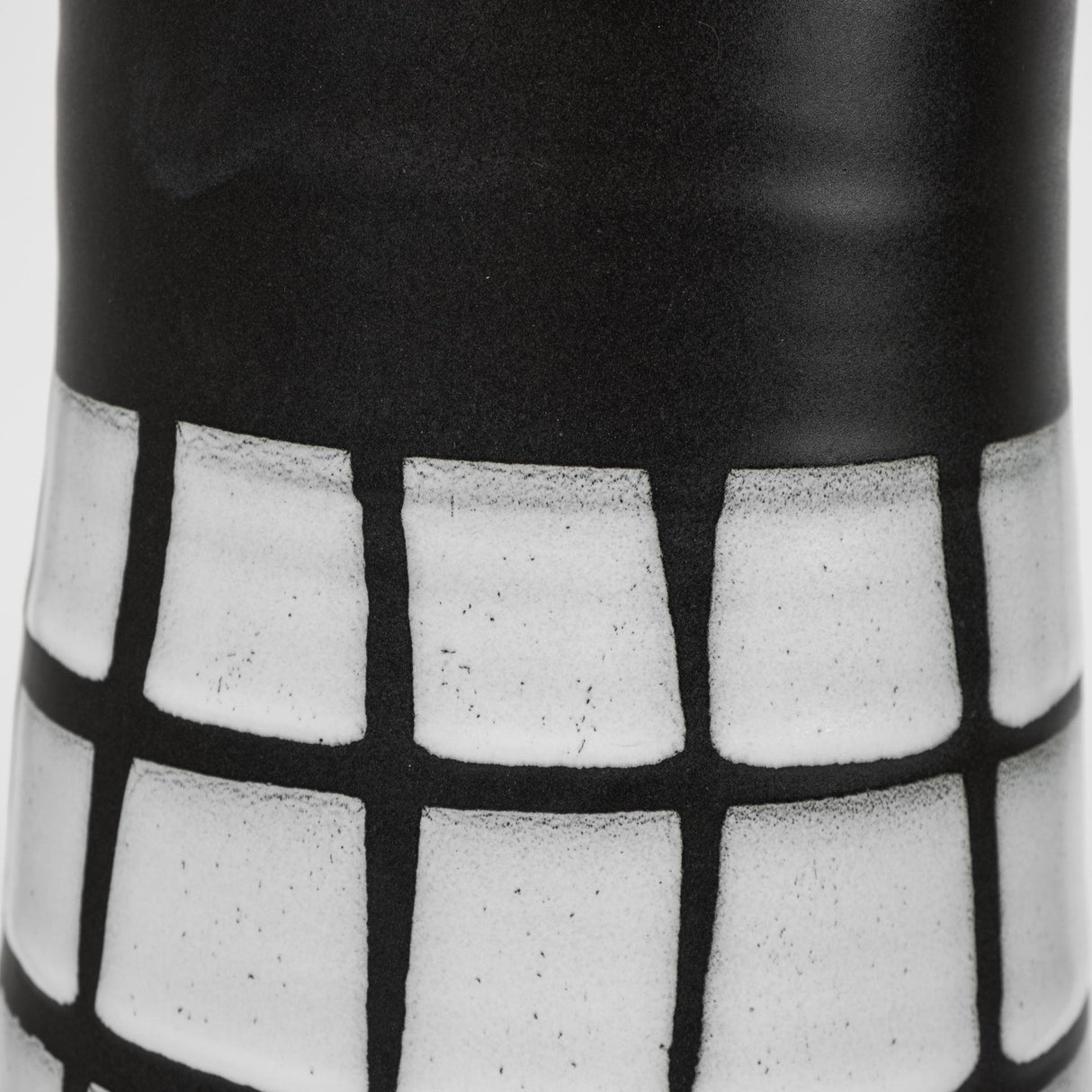 Mercana Luanda Large Black/White Large Ceramic Vase