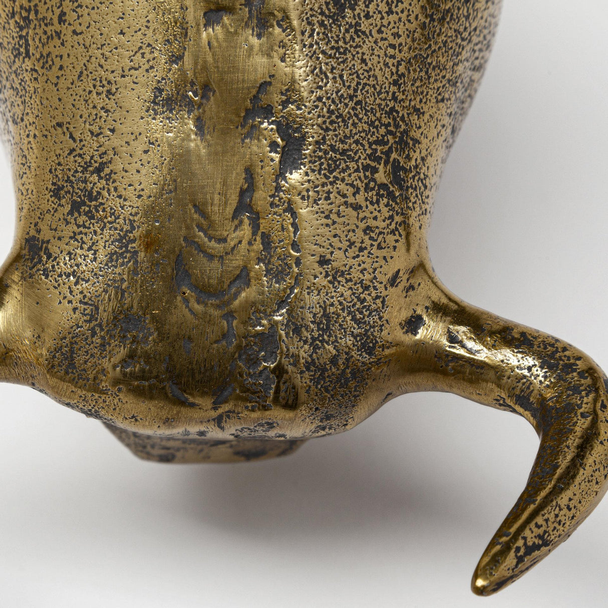 Mercana Tauro I 9L x 4W Gold Cast Aluminum Raging Bull